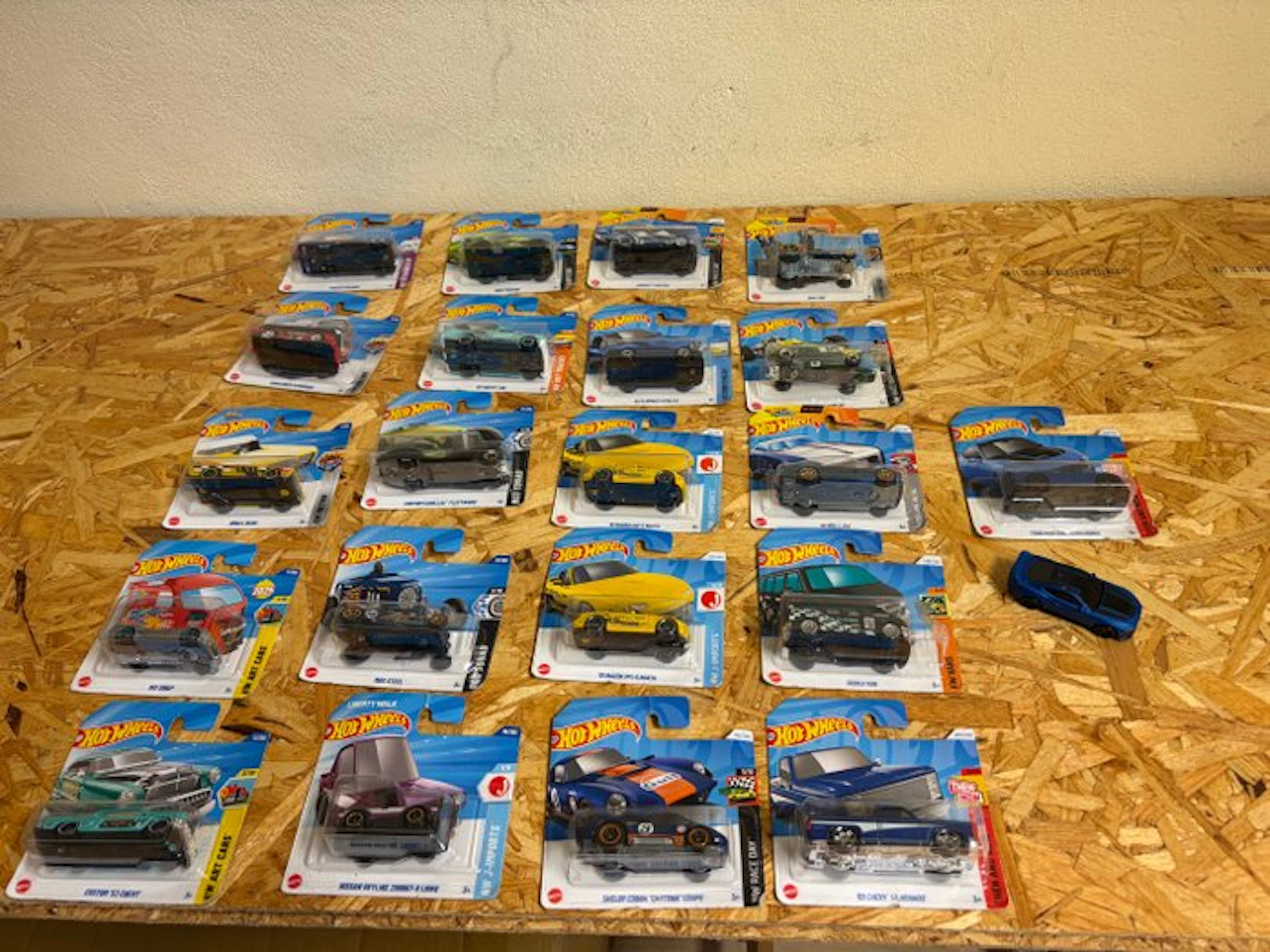 Hot Wheels 1:64 - Model car (22) - Assortiment van Hot Wheels modellen (bijv