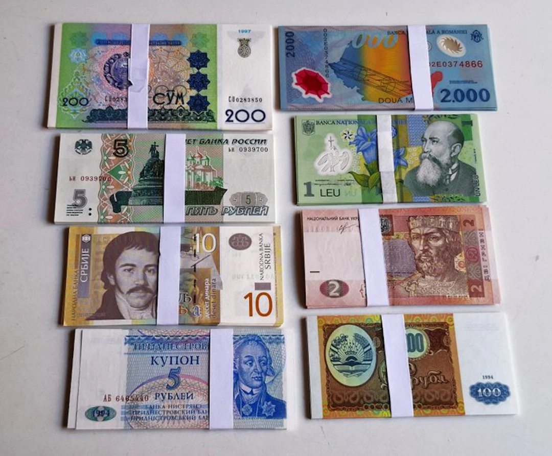World. - 200 Banknotes - Various Dates (No reserve price)