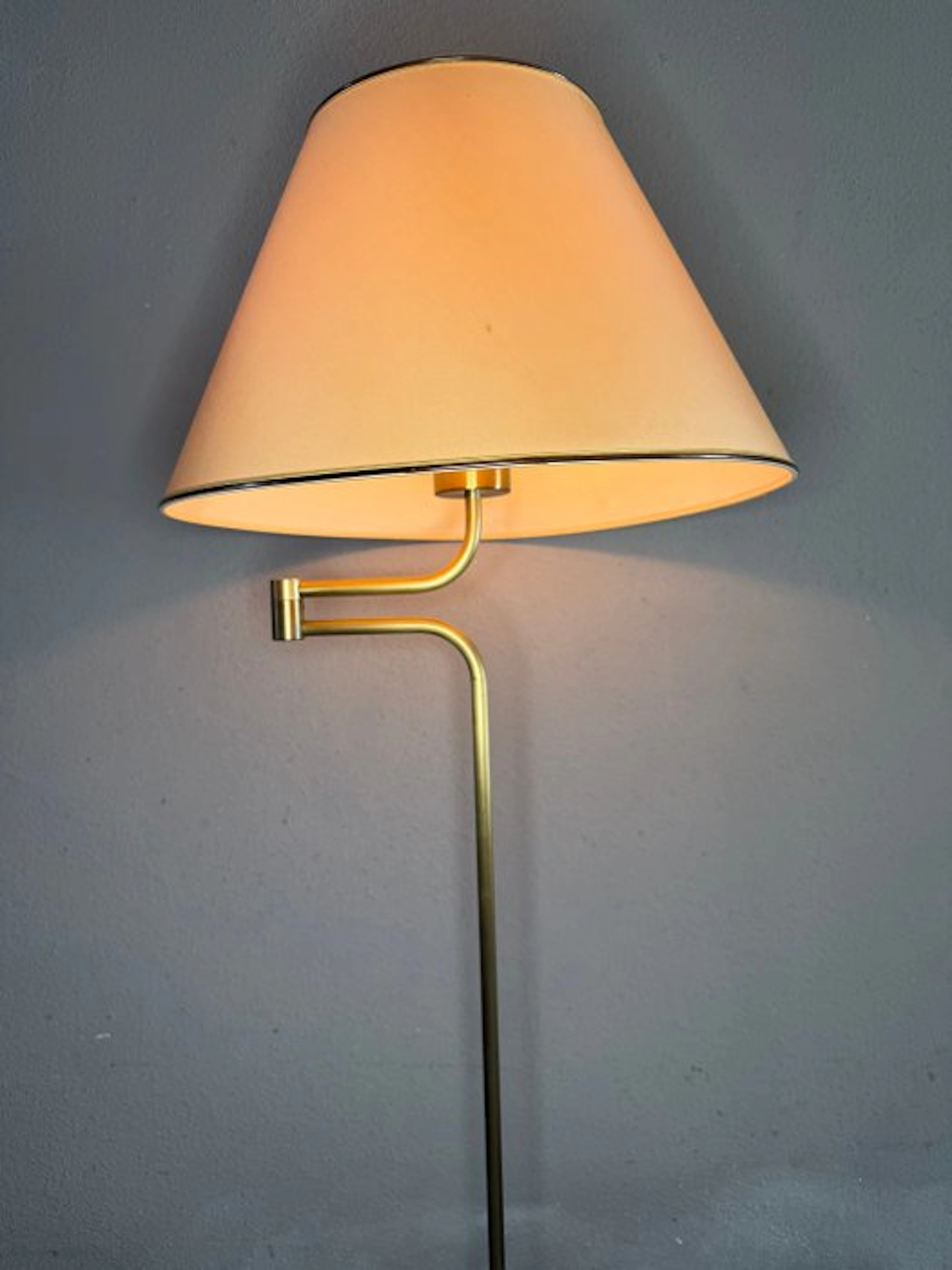 Dijkstra Lampen - Floor lamp - Brass, fabric - A swing-arm lamp 180cm !