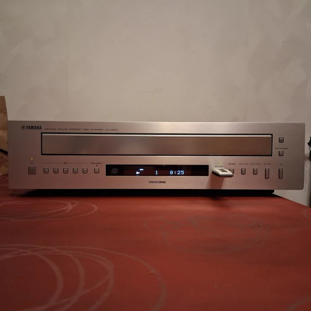 Yamaha - CD-C600 'PlayXchange' / 5-Disc Carousel CD player