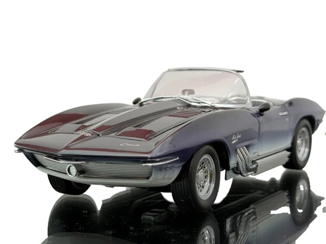 UT 1:18 - Model car - Corvette Mako Shark
