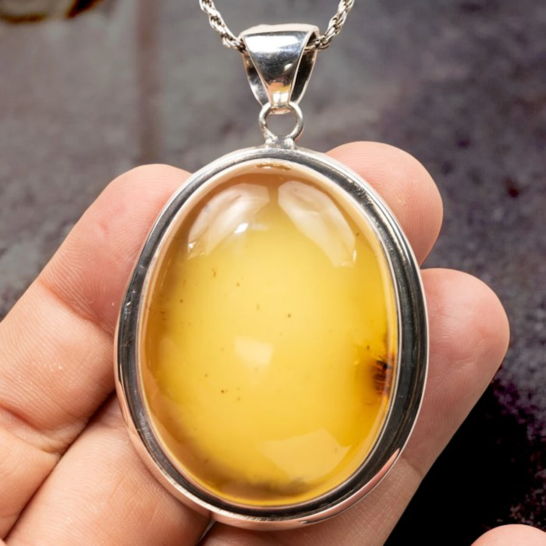 Special Yellow Baltic Amber Pendant with Silver Setting