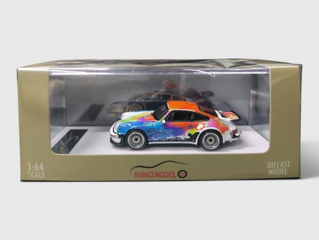 Rhino Model 1:64 - Model car - 1:64 Porsche 964 Artistic Livery Diecast Model