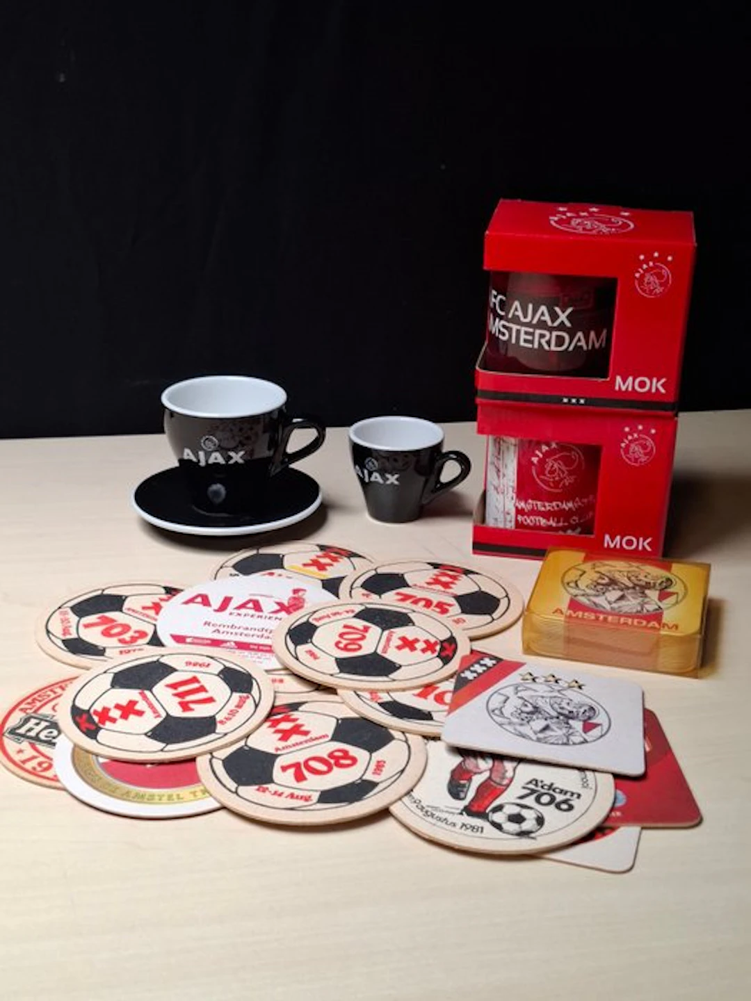 Ajax - Nederlands voetbal - AFC Ajax – Collectible lot featuring mugs