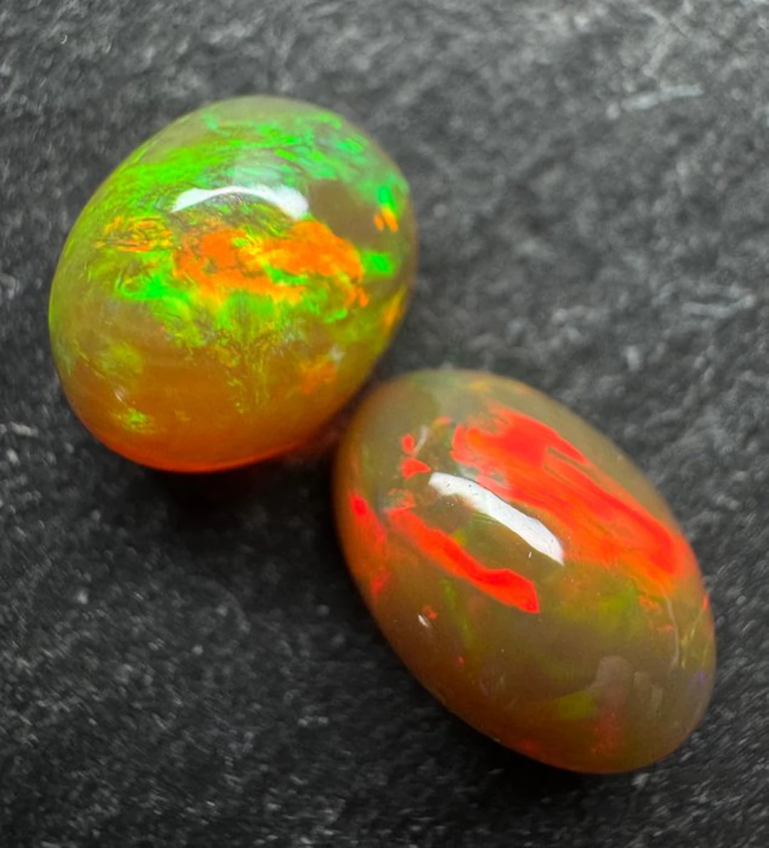 Opal Cabochons- 1 g - (2)