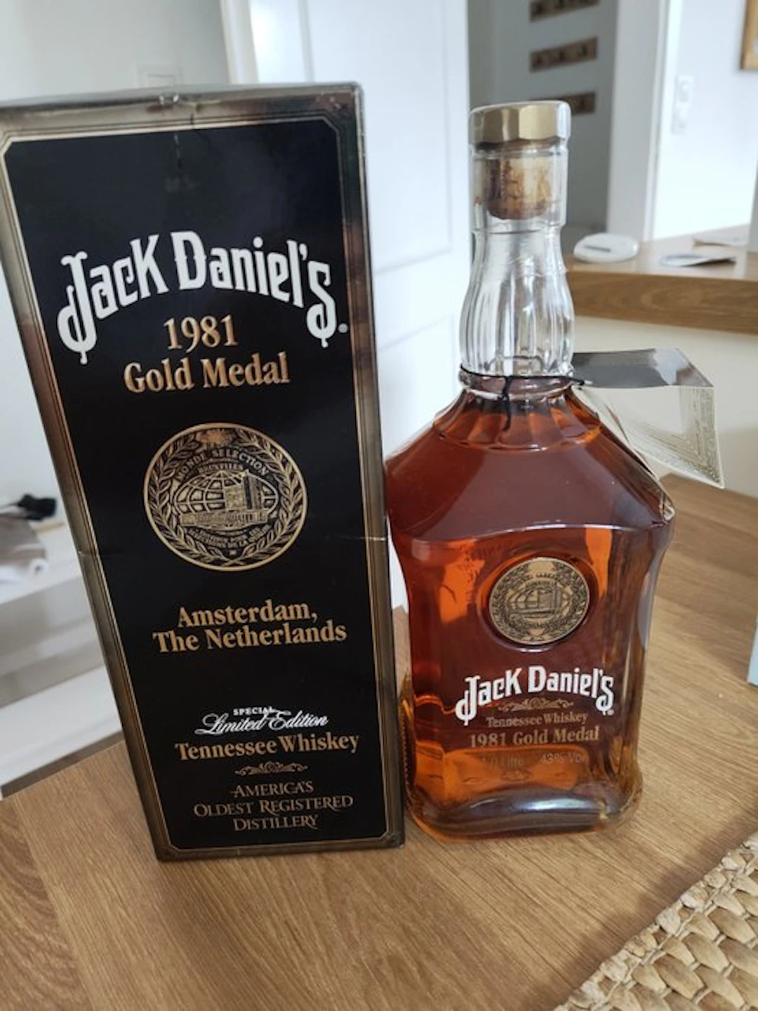 Jack Daniel's 1981 Gold Medal - 1 Litre