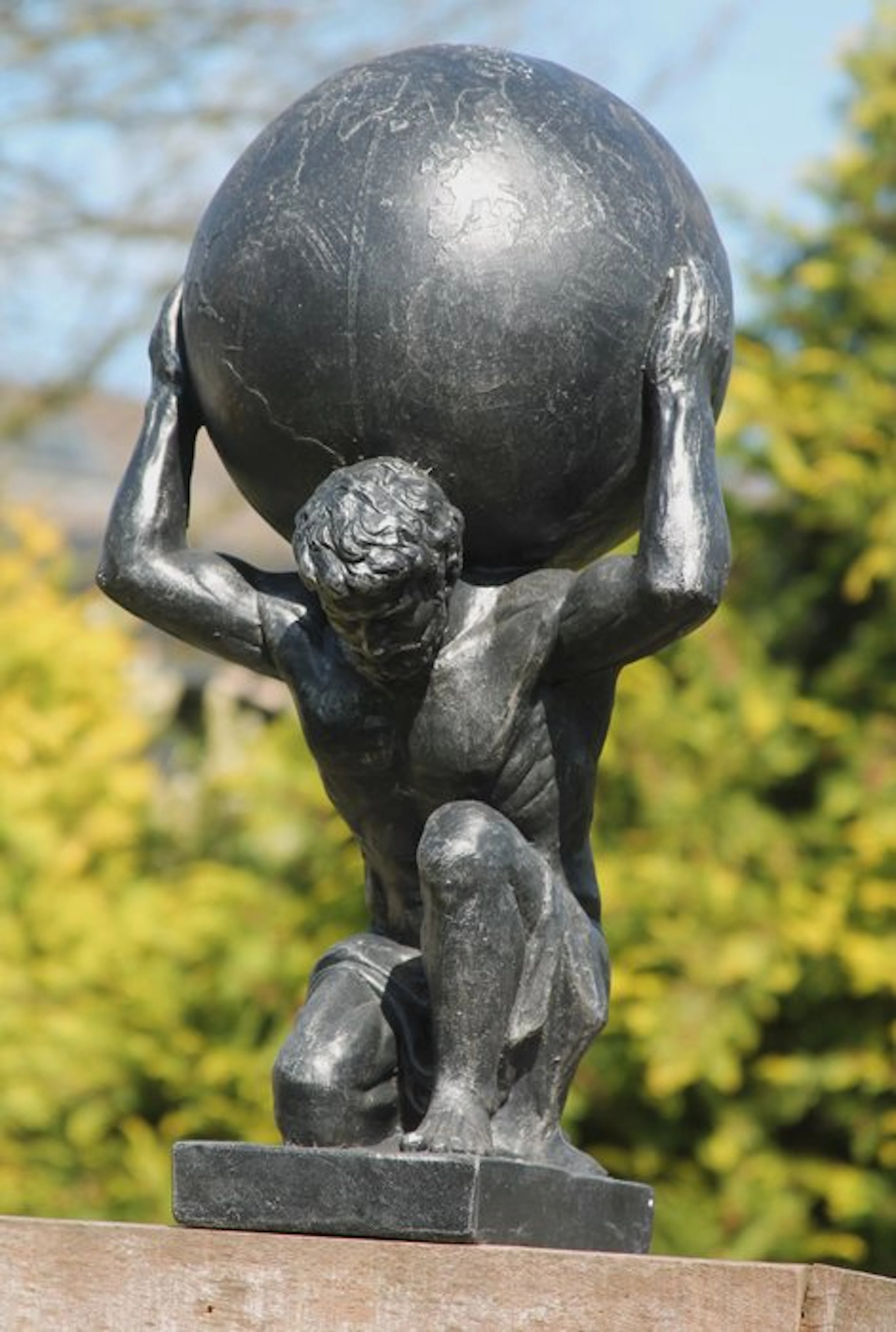 Sculpture, atlas stateu voor huis en tuin - 70 cm - mgo