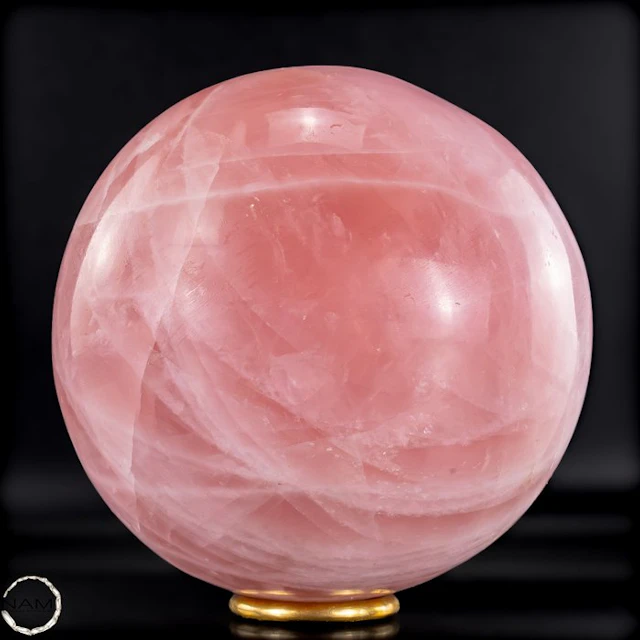 Elegant rose quartz sphere from Brazil of exceptional quality- 3410.37 g