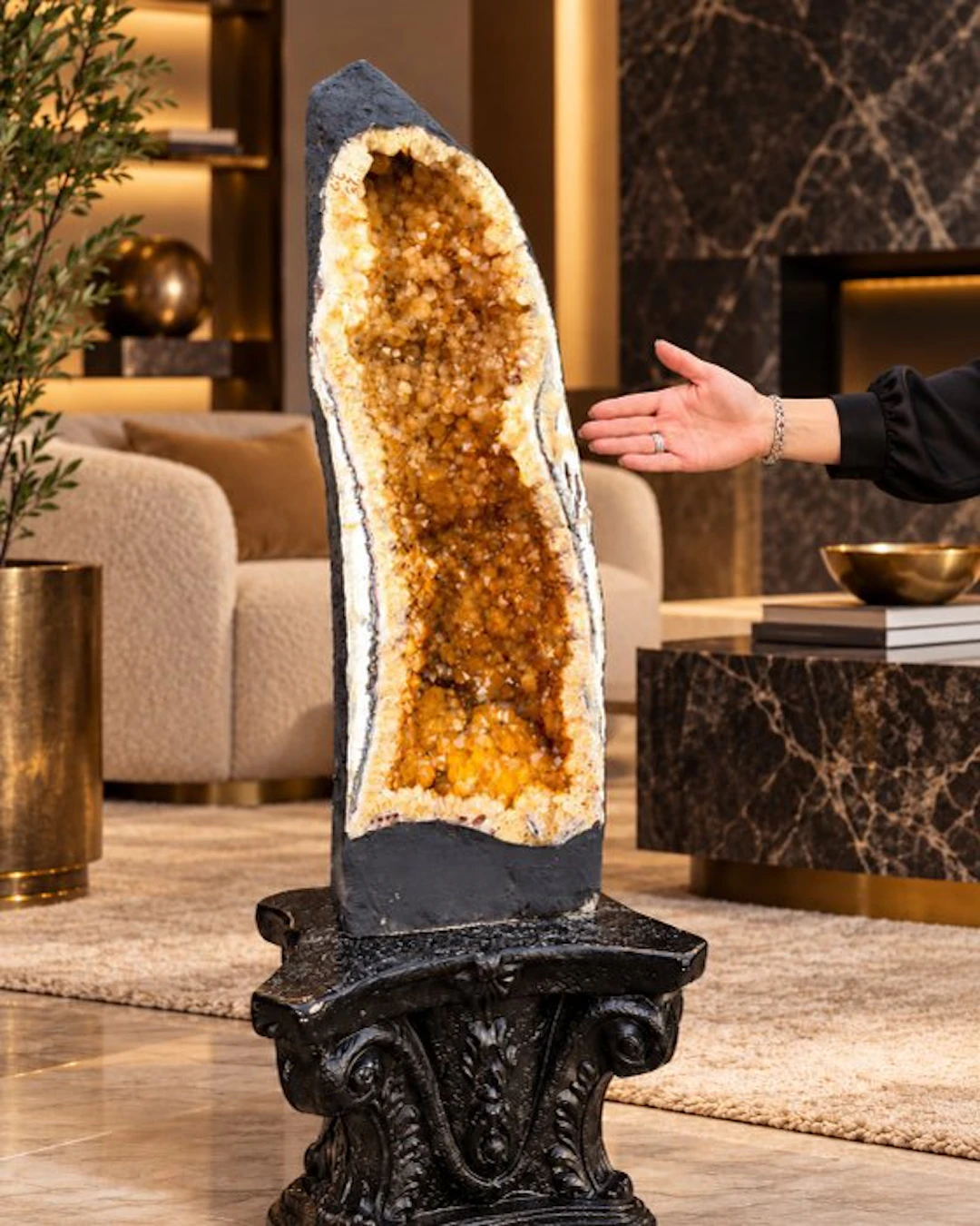 XXL Citrine Geode citrine - Height: 65 cm - Width: 21 cm- 27.16 kg