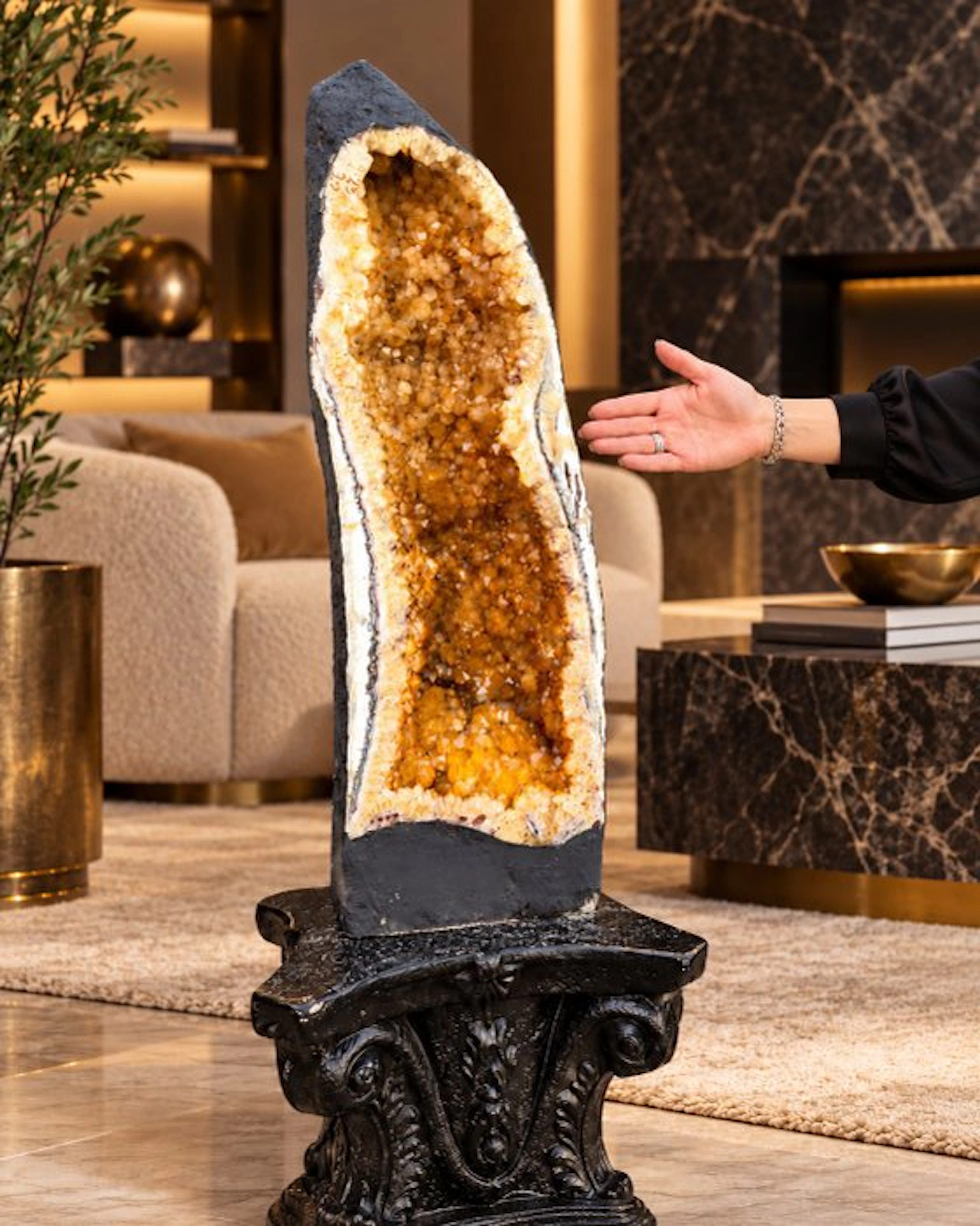 XXL Citrine Geode citrine - Height: 65 cm - Width: 21 cm- 27.16 kg