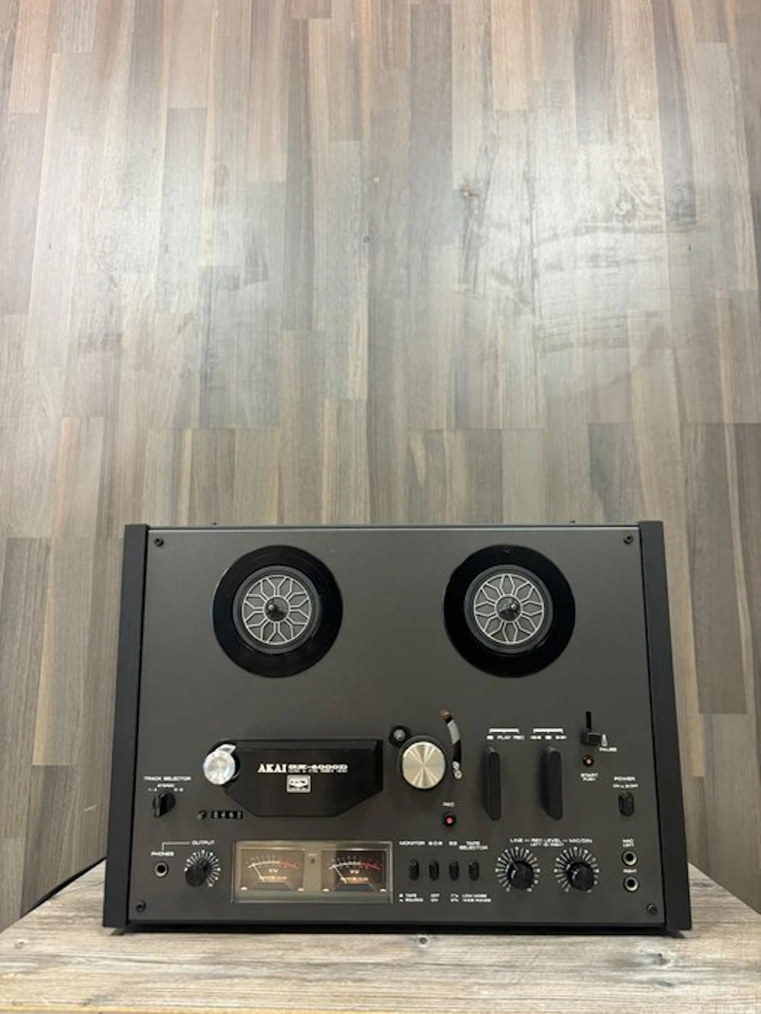 Akai - GX-4000D / 4-Track 2-Channel Stereo Reel to reel deck 18 cm