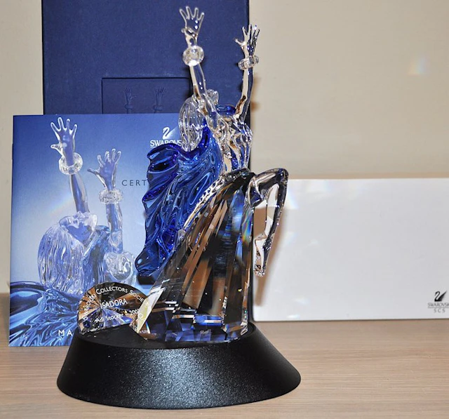 Swarovski - Adi Stocker - Figure - SCS - Annual Edition...