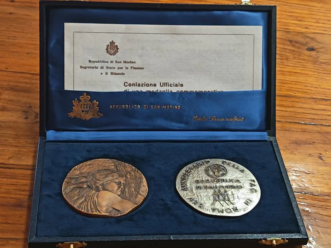 San Marino. Medaglia in Bronzo + Argento 1976 FAO - 120 gr Ag