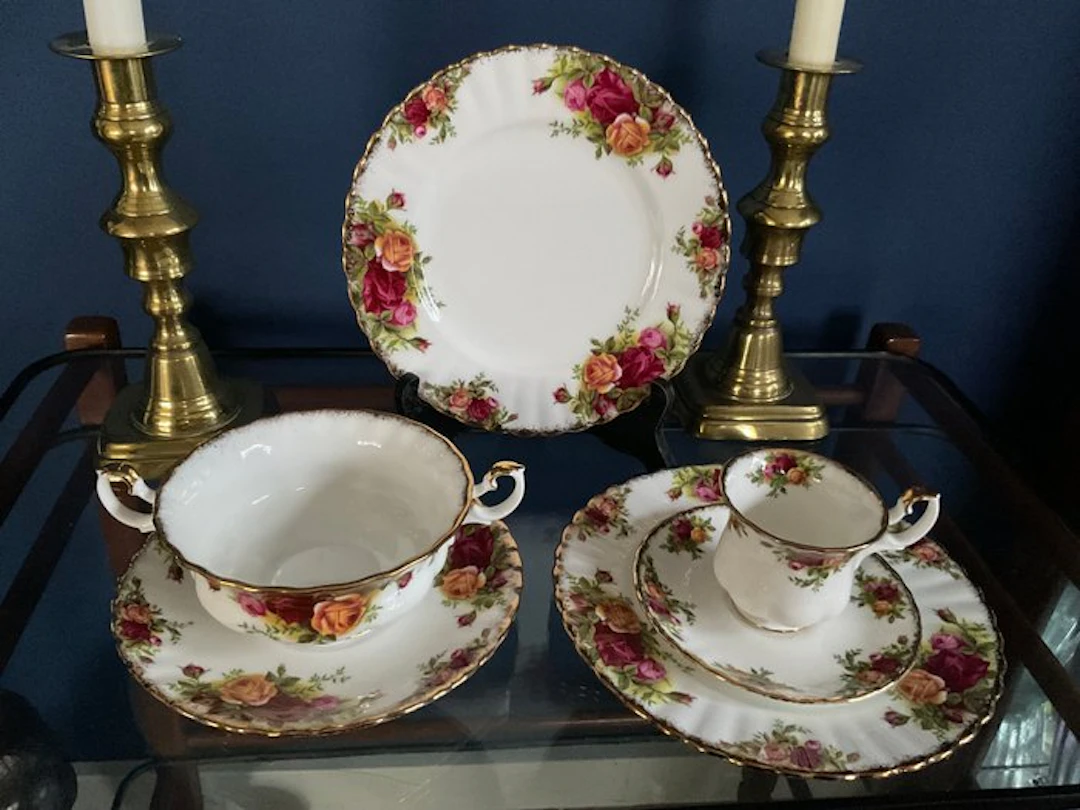 Royal Albert - Royal Albert - Soup bowl (7) - Old Country Roses - Porcelain