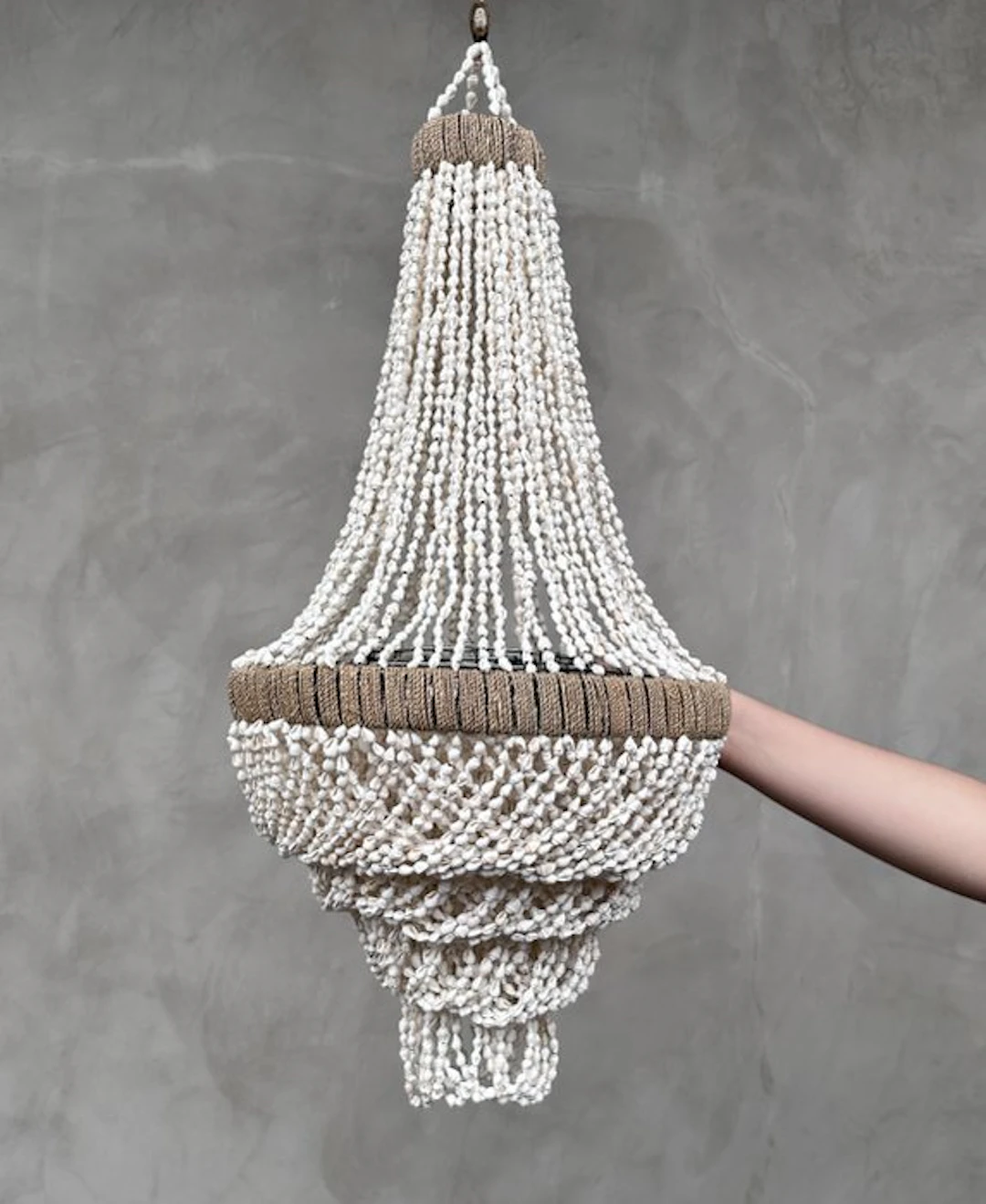 NO RESERVE PRICE - SL13 - Stunning Shell Chandelier /...