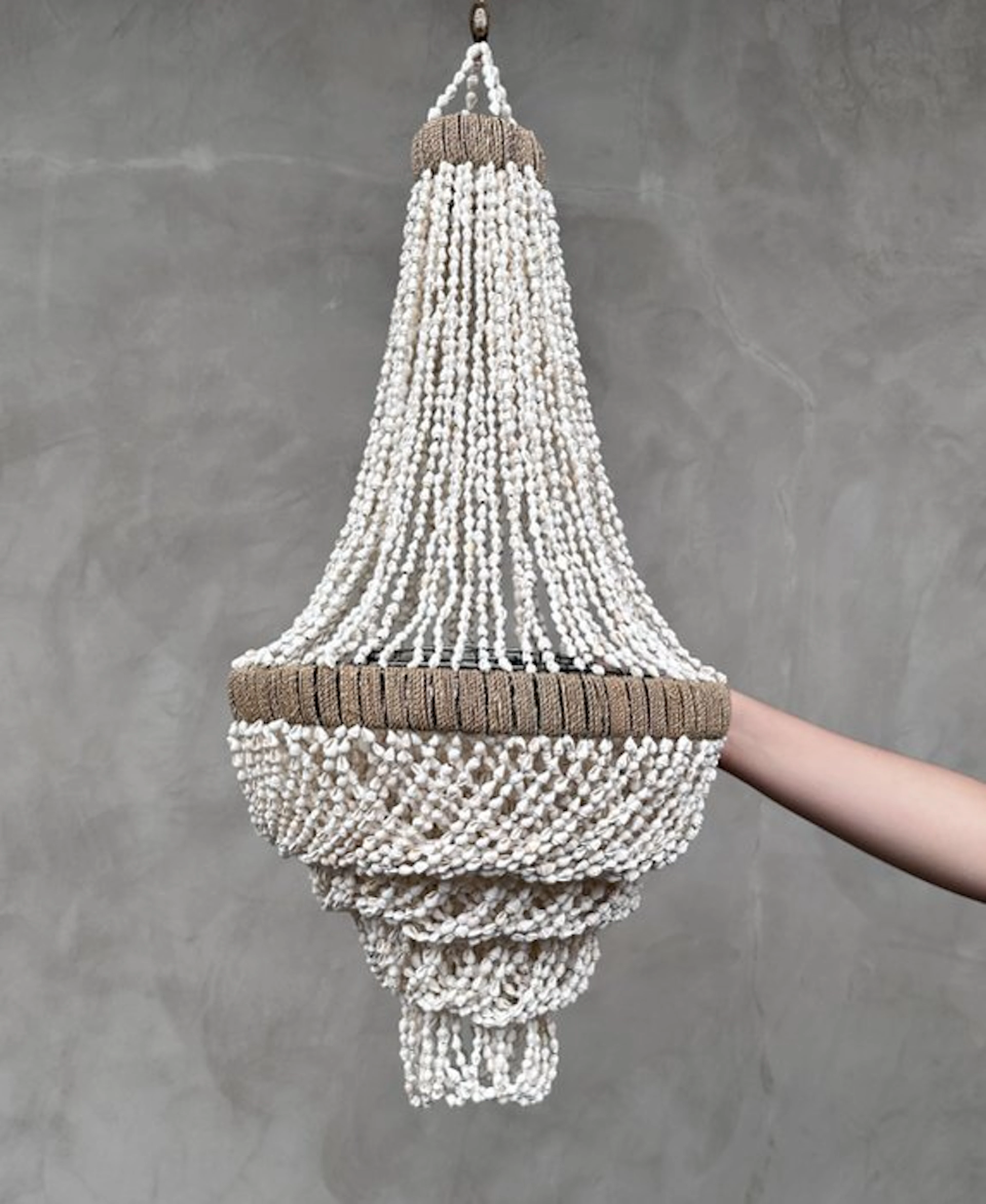 NO RESERVE PRICE - SL13 - Stunning Shell Chandelier /...