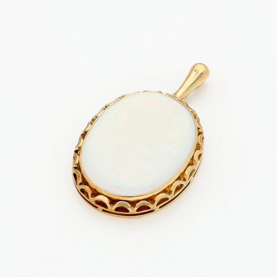 Pendant - 14 kt. Yellow gold Opal