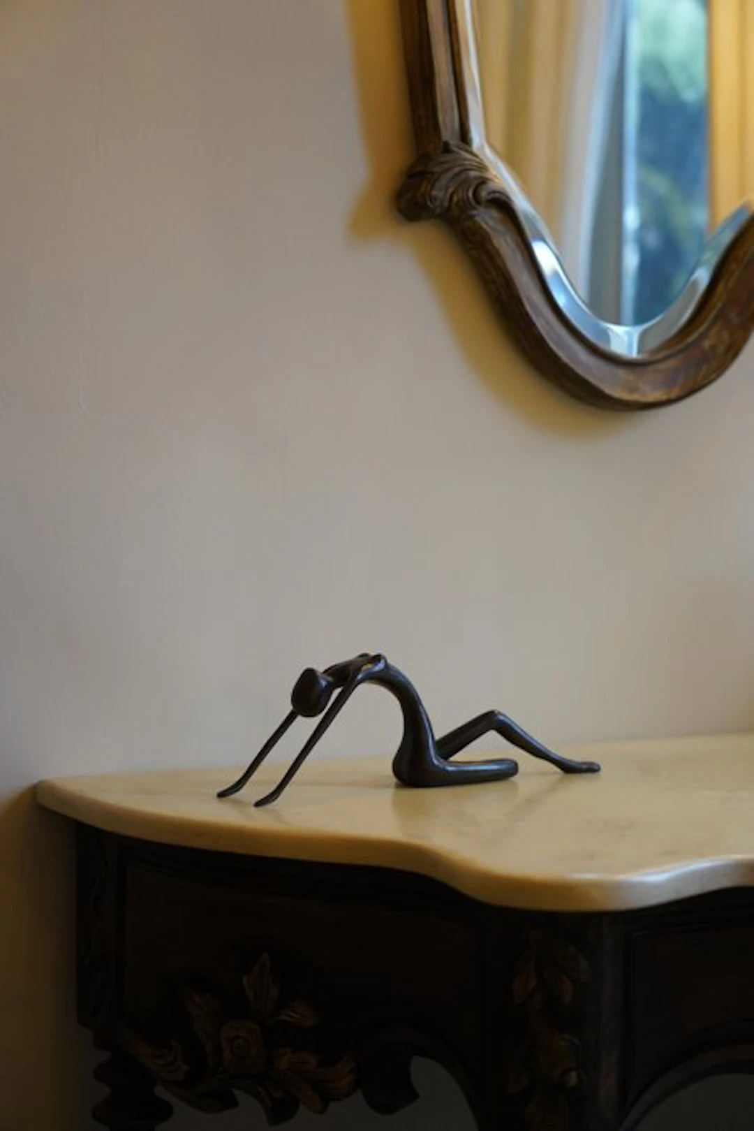 Statue, NO RESERVE PRICE - Stretching Lady - 9 cm - Bronze