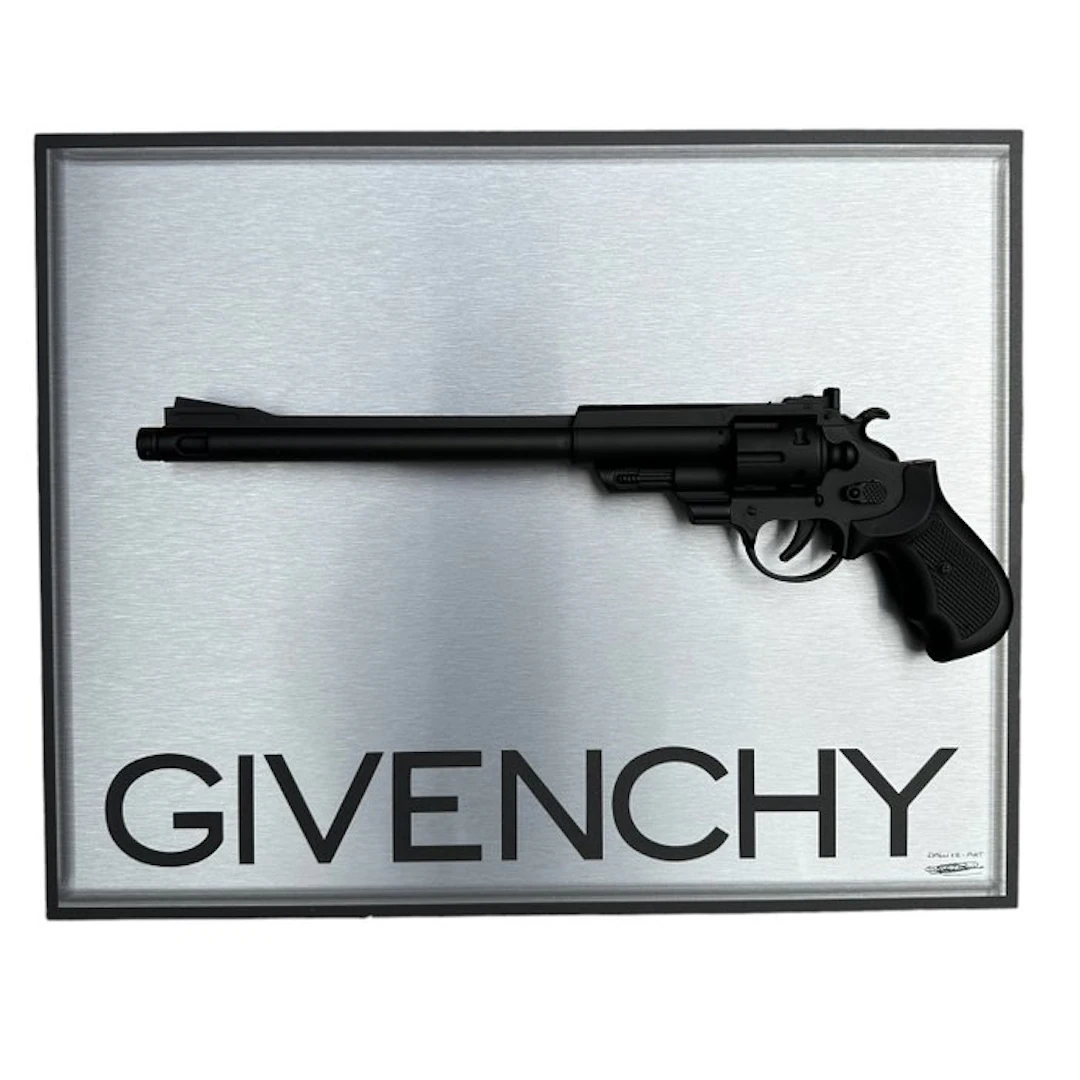 Daluxe Art (1999-) - Givenchy Silver Gun