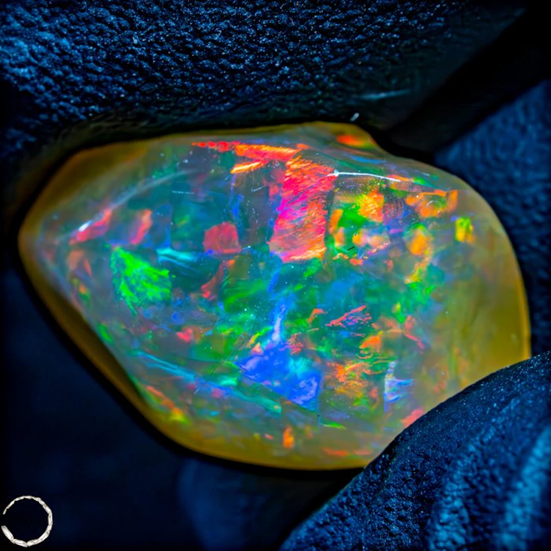 Very Rare Perfect Mexican Fire Opal Crystal 9.75 ct- 1.95 g