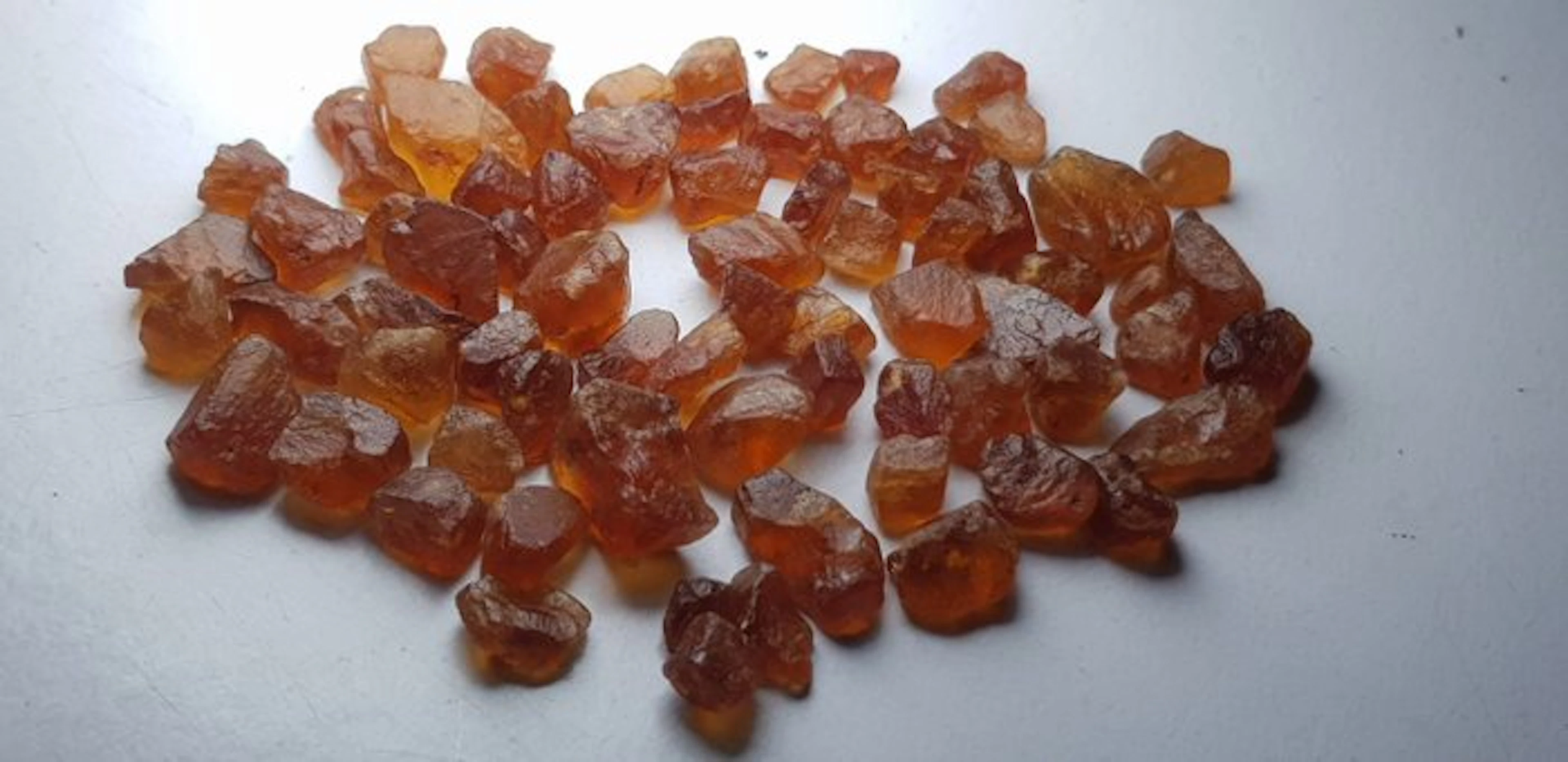 facet grade Hessonite garnet Rough- 75 g - (85)