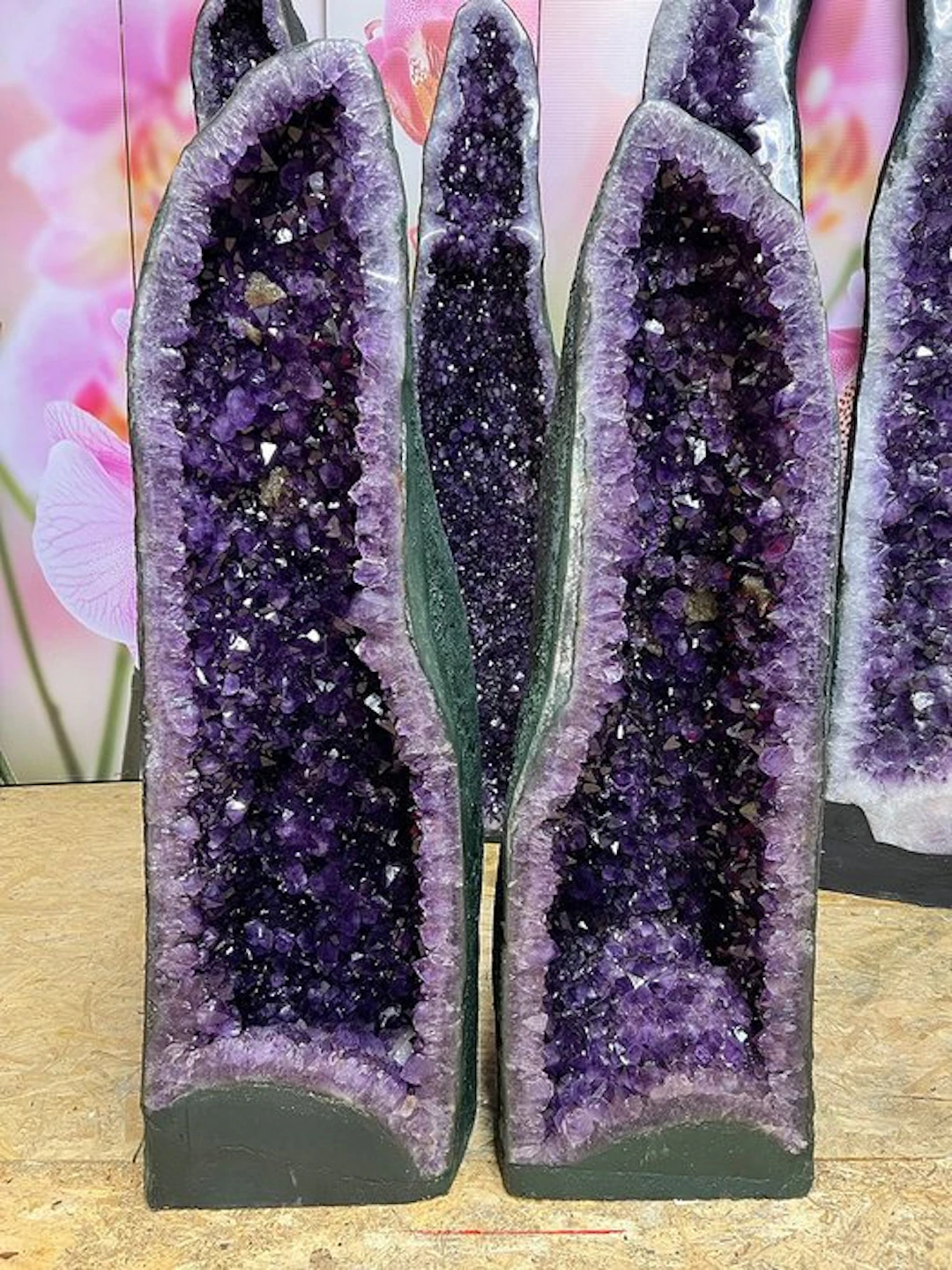 Amethyst Geode - Height: 110 cm - Width: 33 cm- 202 kg - (2)