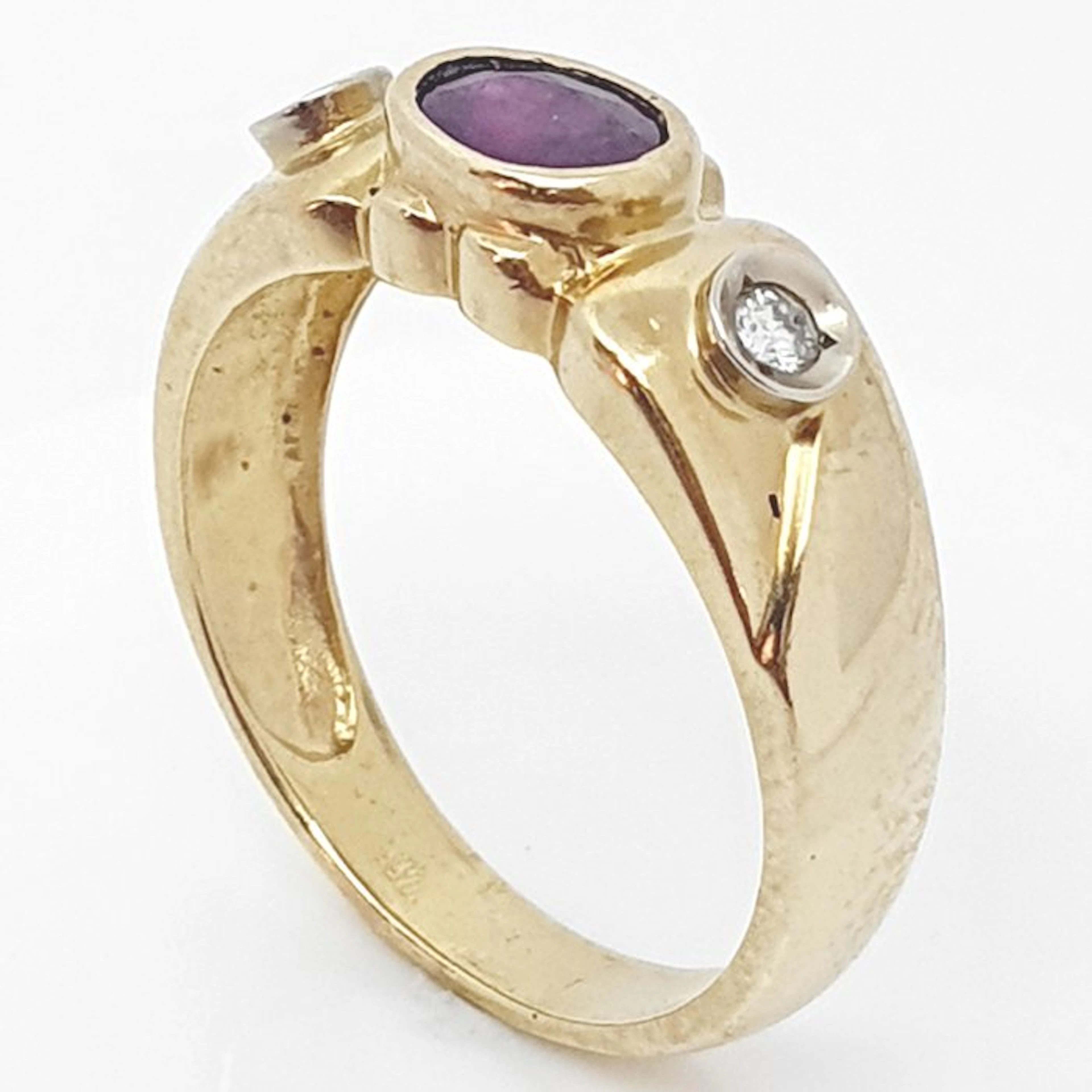 Ring - 18 kt. Yellow gold Ruby - Diamond