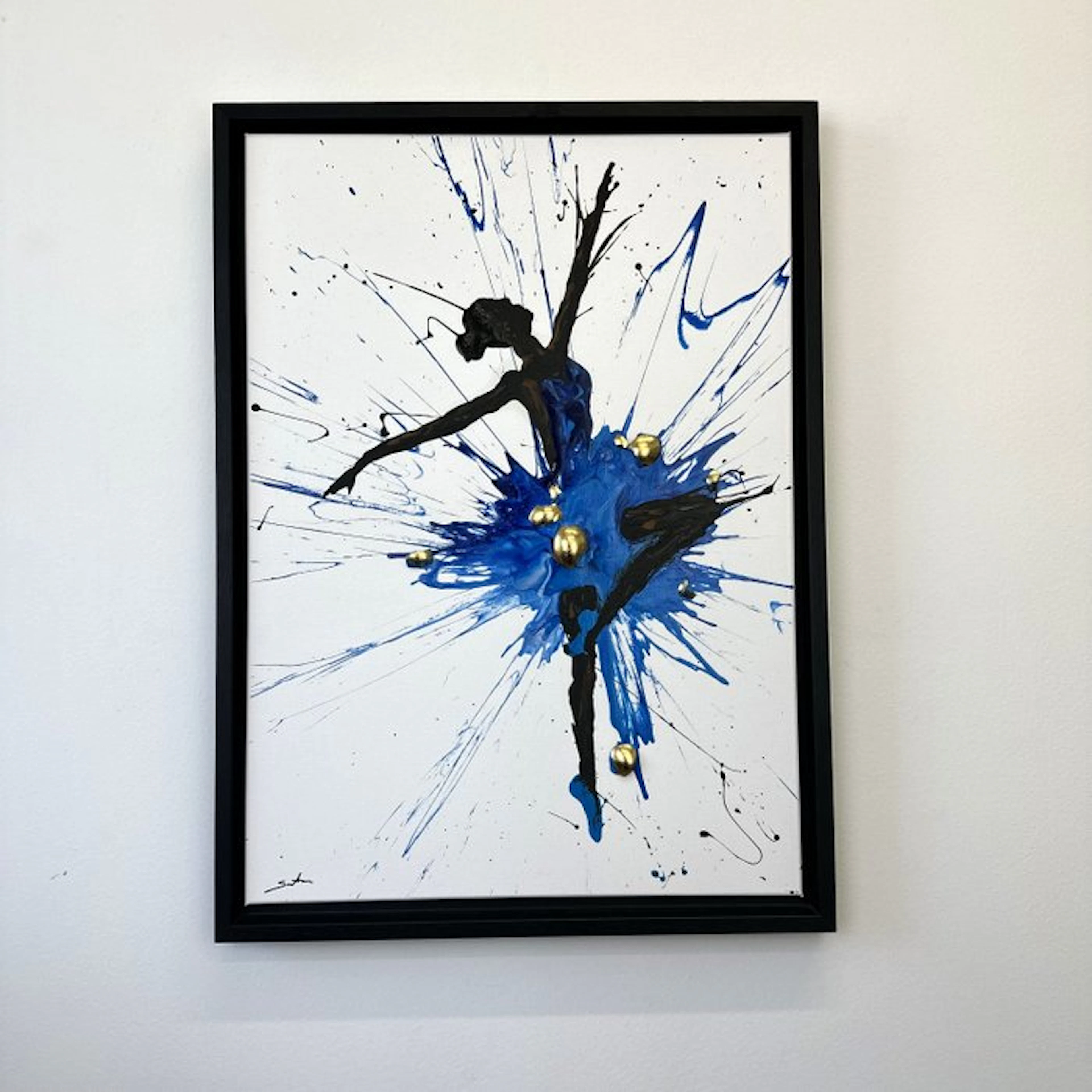 Santicri - From Chaos to Form, Dancer