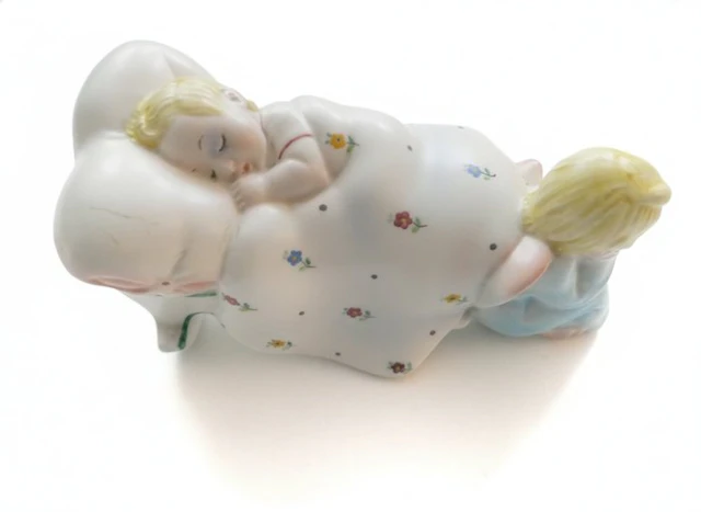 Lenci - Sculpture, Bambini a letto - 6 cm - terracotta collage