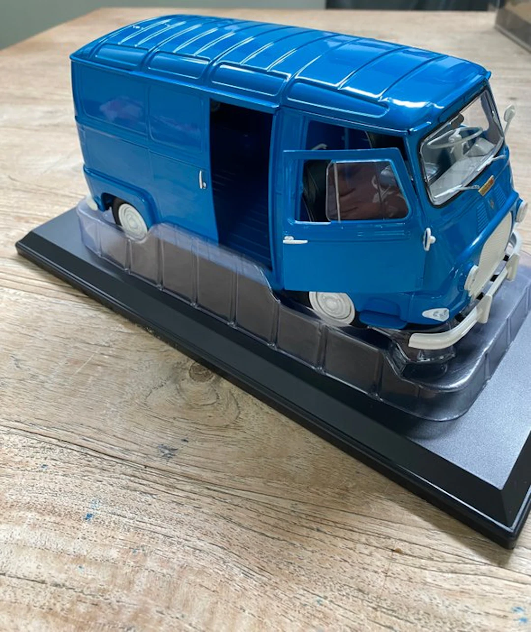Norev 1:18 - Model van - Renault