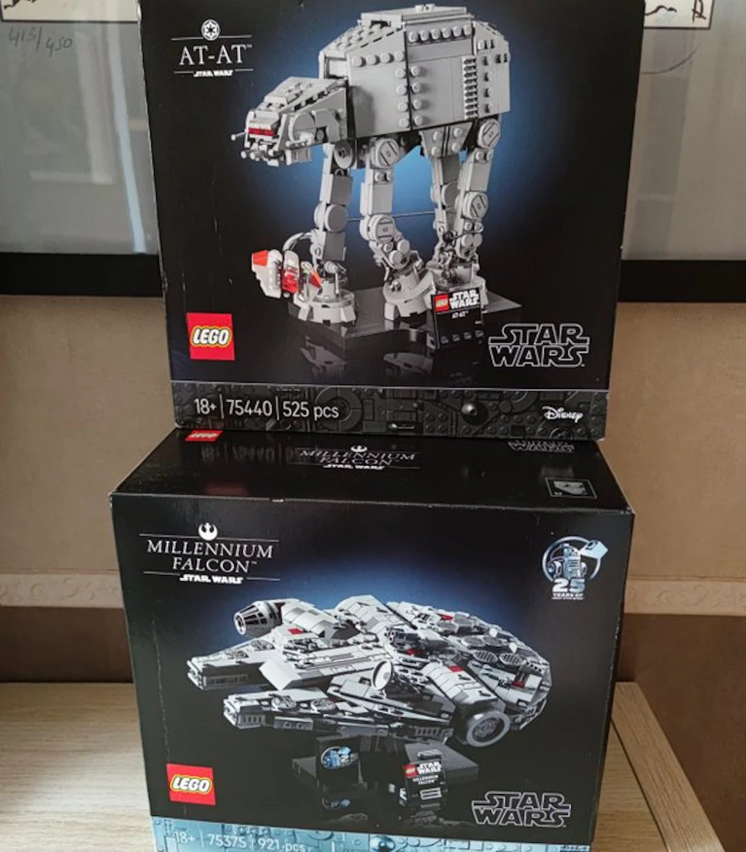 LEGO Set - Star Wars - Millennium Falcon / AT-AT