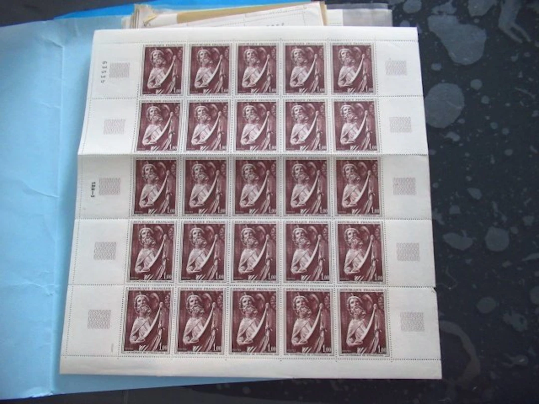 France - collection de feuilles ou morceaux de feuilles de timbres