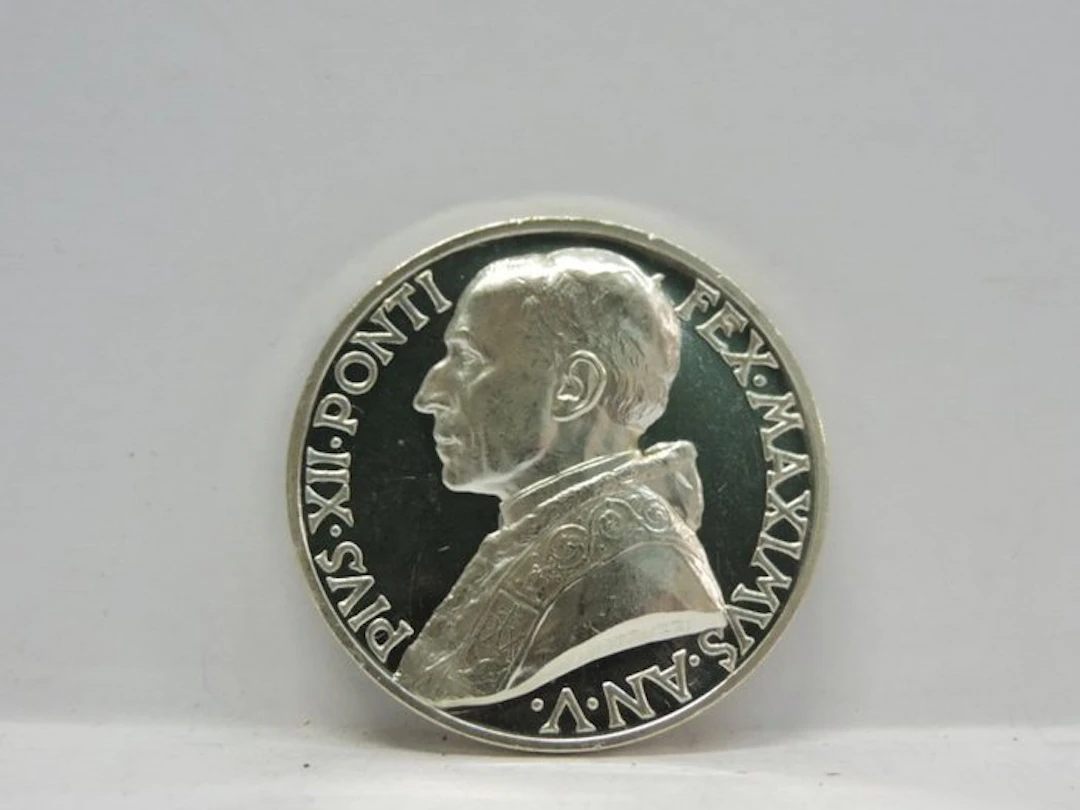 Vatican. Silver medal 1943 Papa Pio XII Anno V "Papa implora la Vergine"