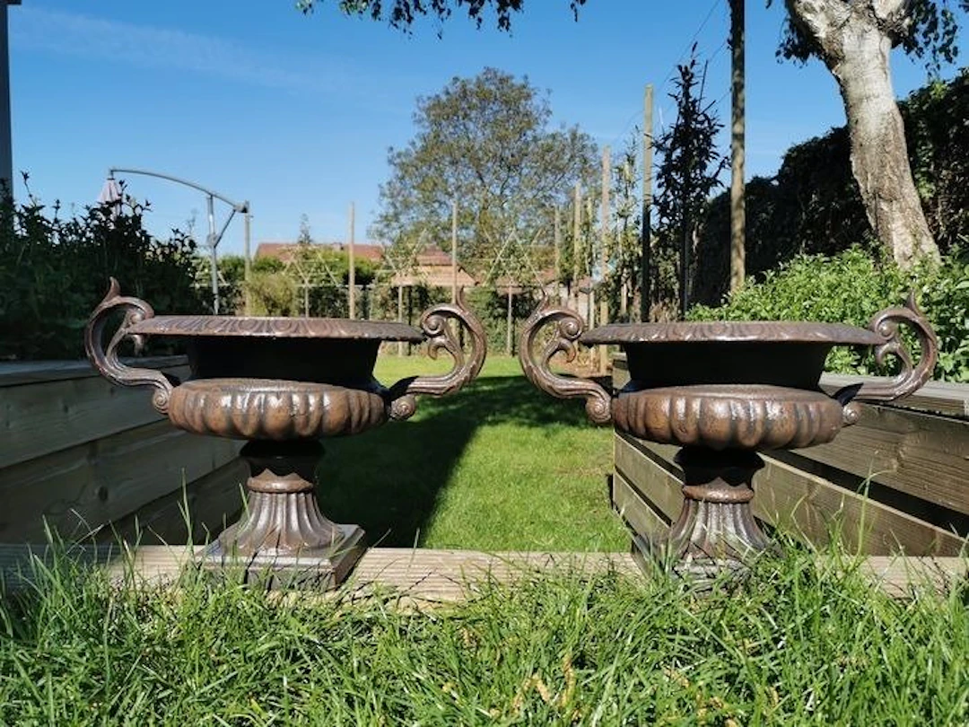 Flower pot (2) - Iron