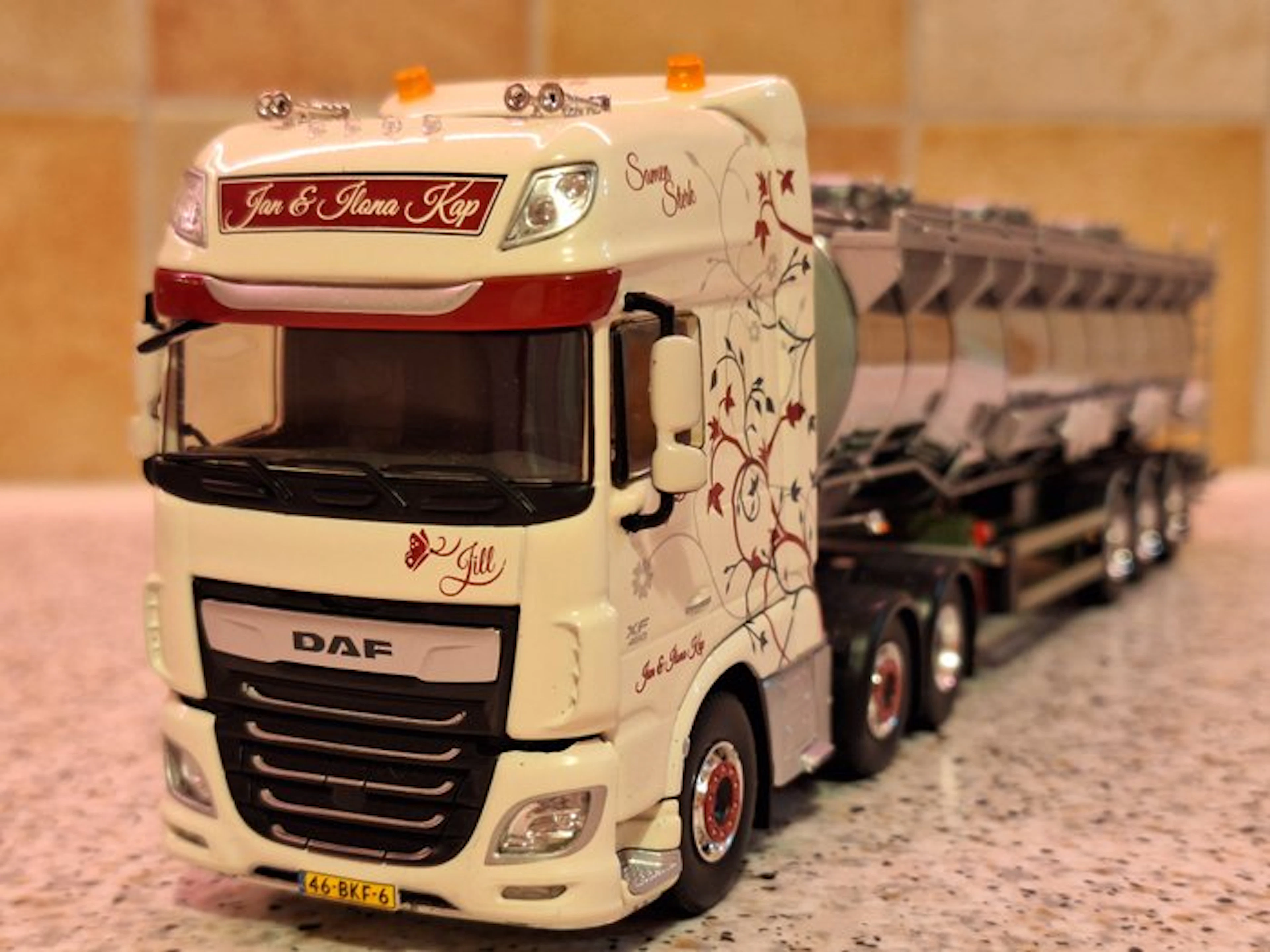 Tekno 1:50 - Model truck - DAF XF-euro6 Super Space Cab...