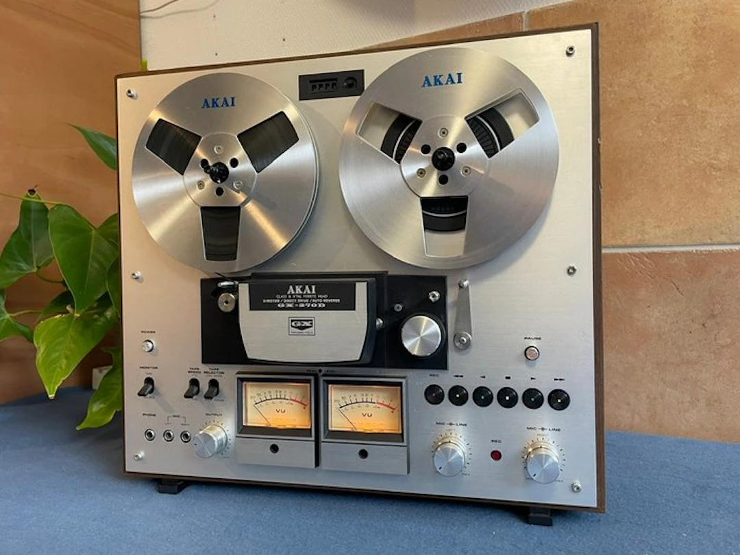 Akai - GXC-270 - 3 motor - Autoreverse direct drive Reel to reel deck 18 cm