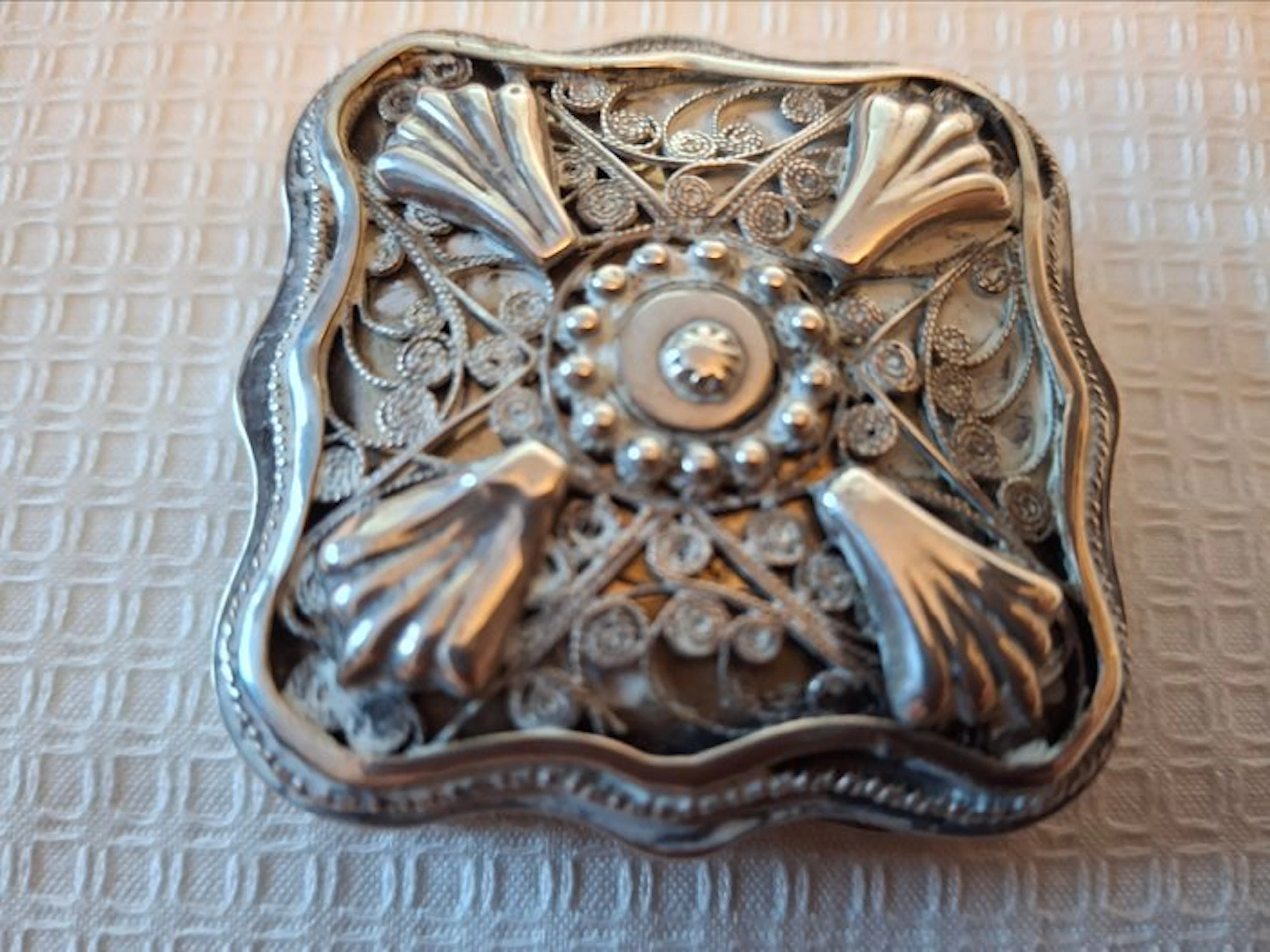 Peppermint box - Antique Dutch heavy silver peppermint...