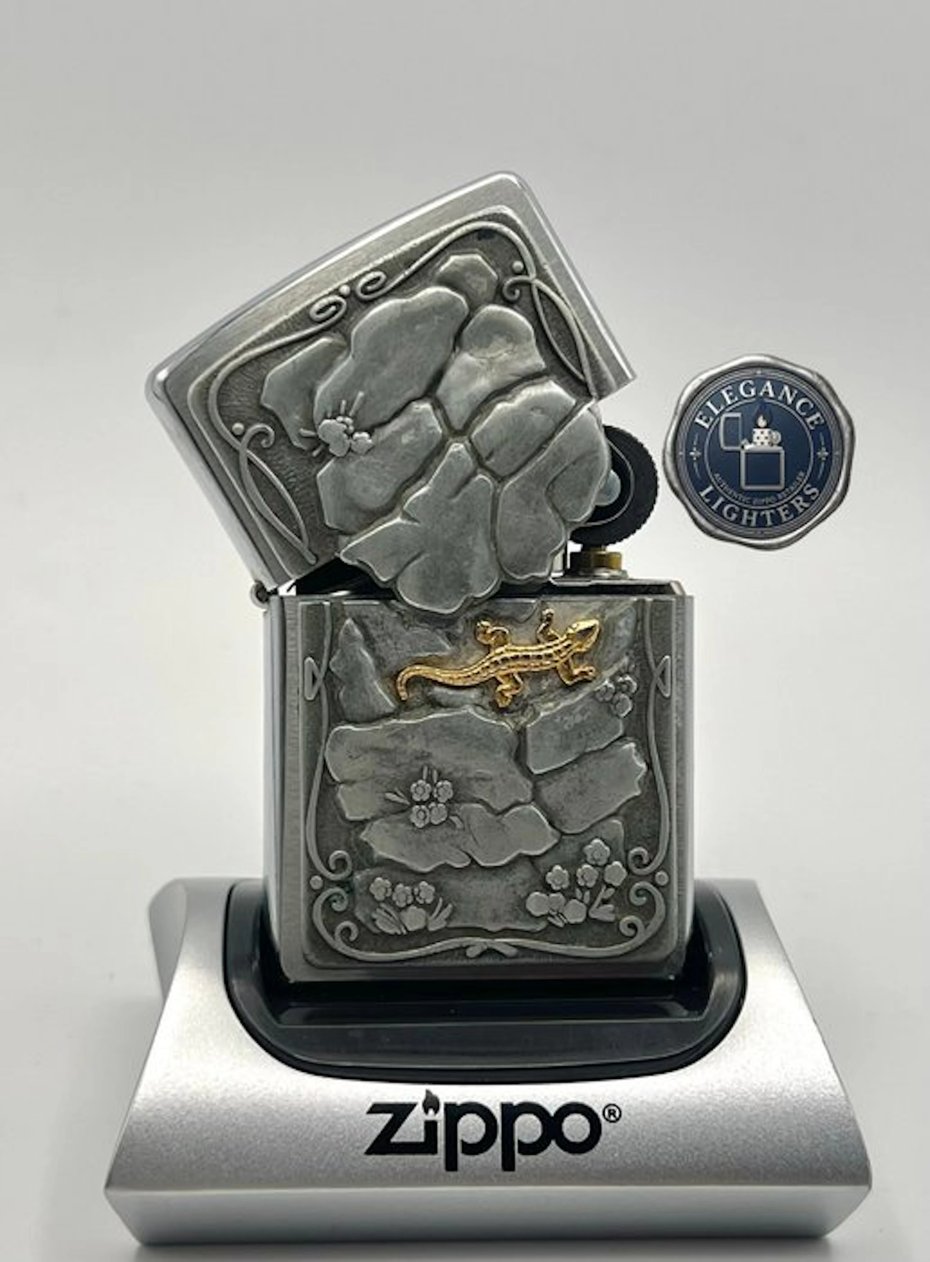 Zippo, No Reserve Price - Lizard & Stone Floral Relief 3D...