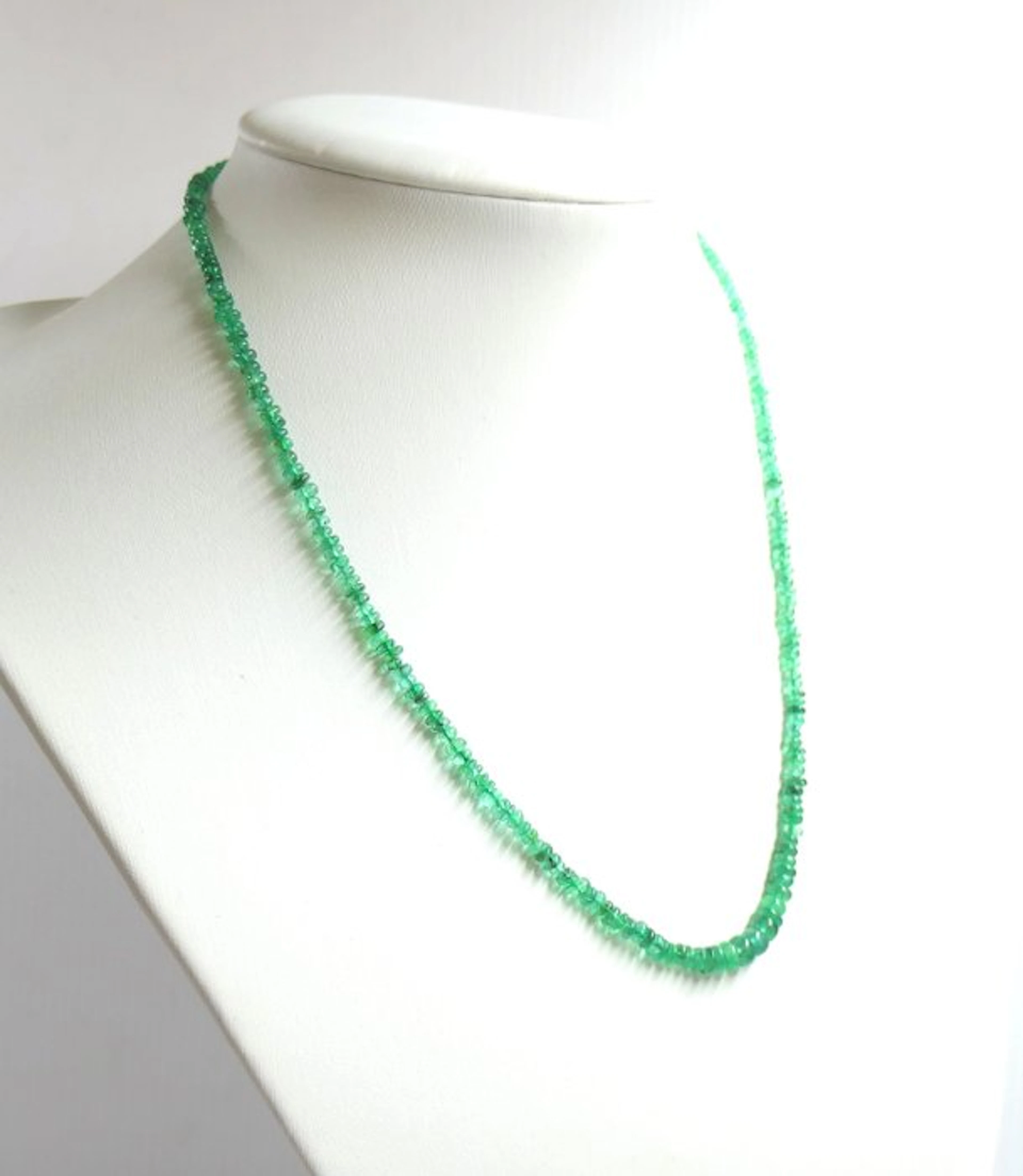 Magnificent emeralds on thread to be mounted into jewelry. Cabochon- 7.36 g