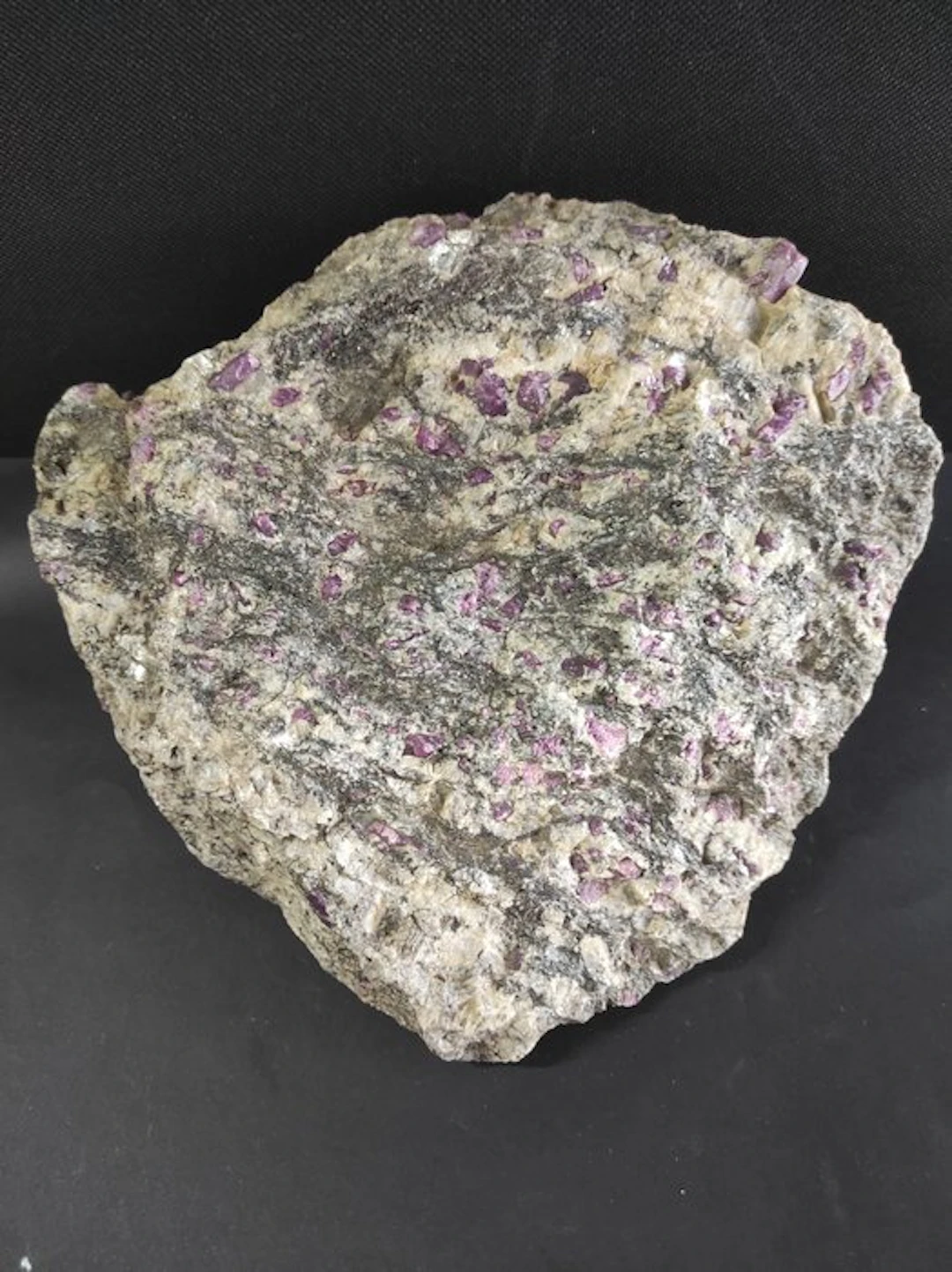 Ruby Crystals on matrix - Height: 10 cm - Width: 20 cm- 3140 g - (1)