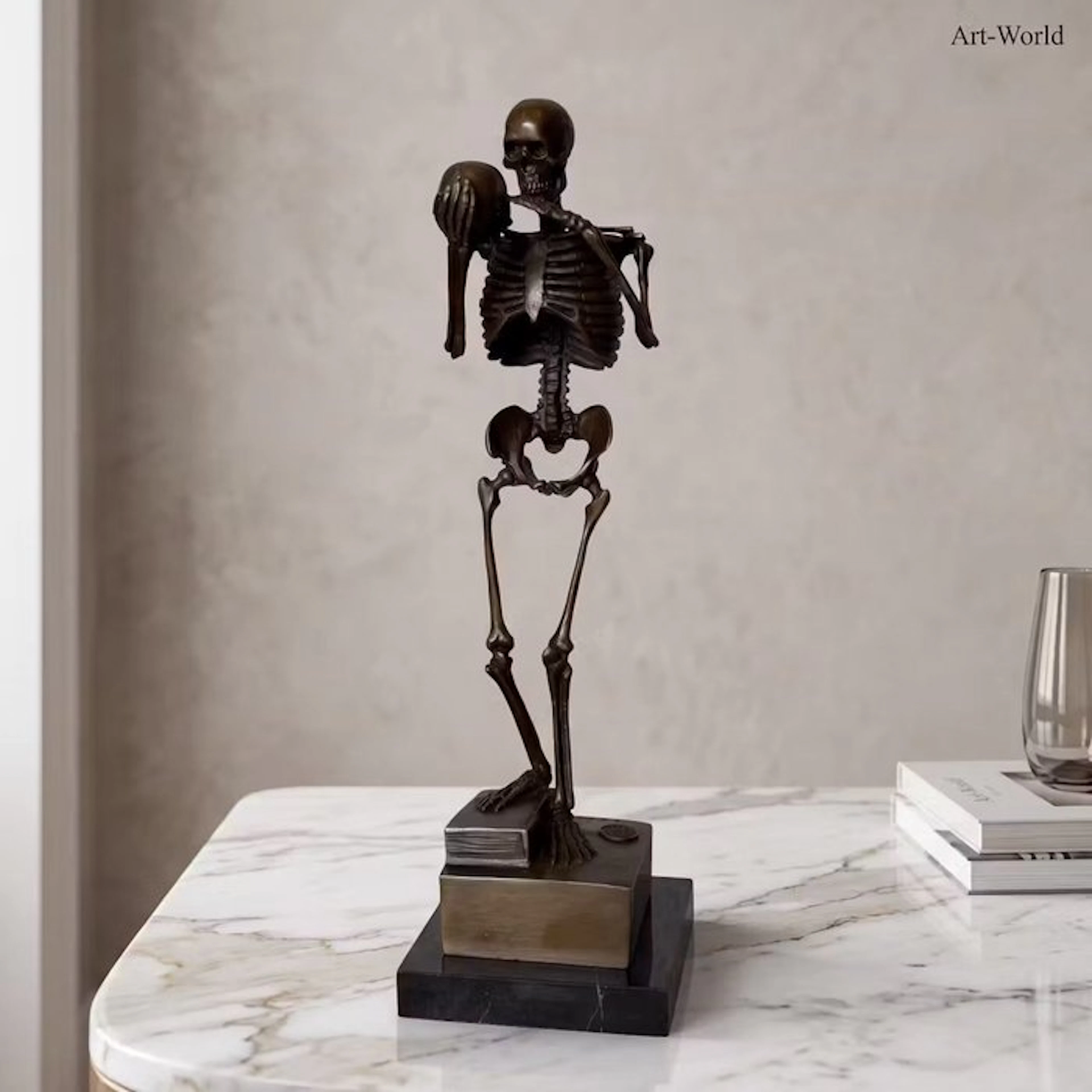 Statue, Bronzen sculptuur van een skelet