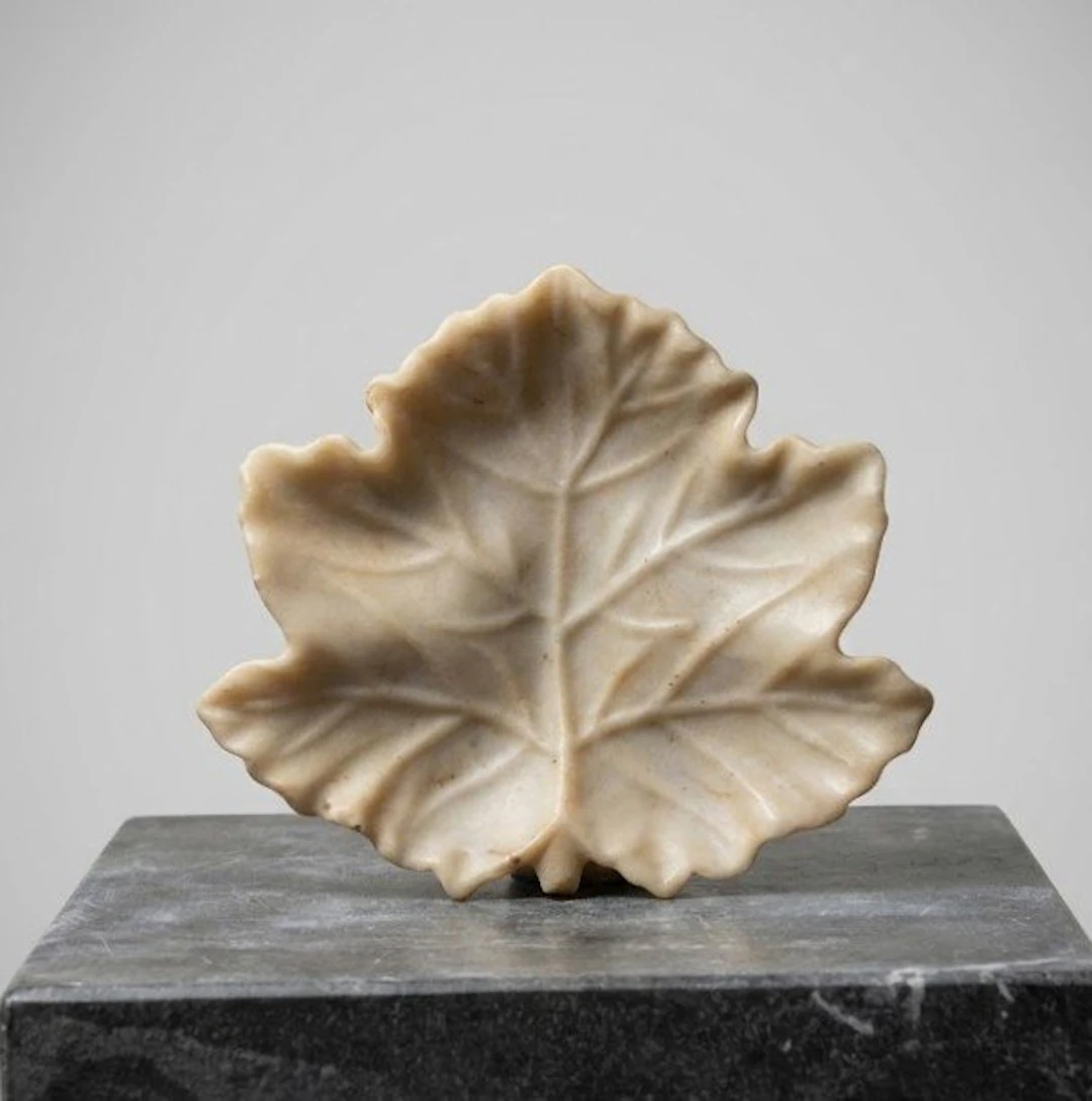 Figure - Foglia d'acero - Reconstructed Carrara marble