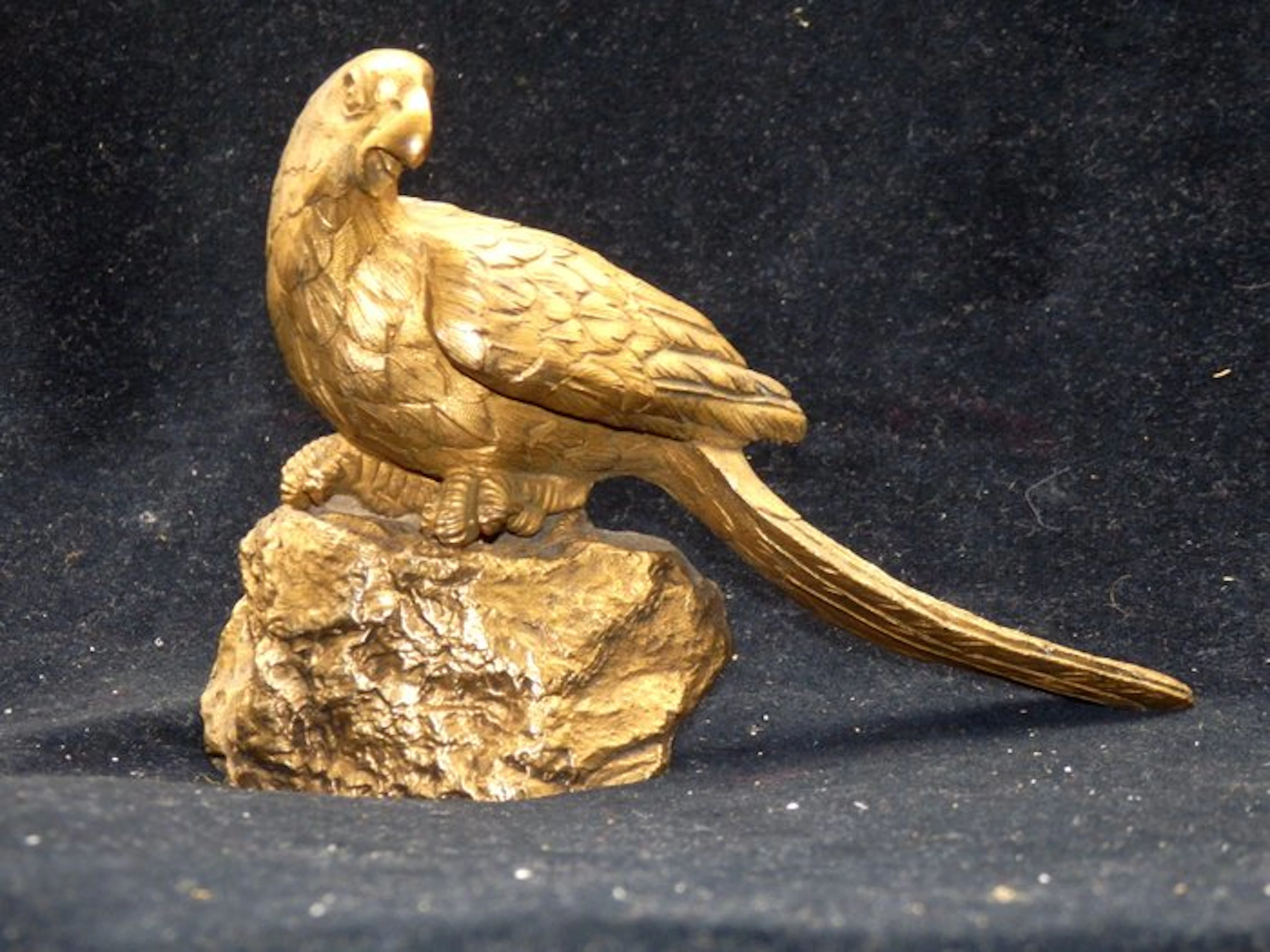 Sculpture, Fraaie Antiek bronzen Papagaai - 11 cm - Gilt bronze
