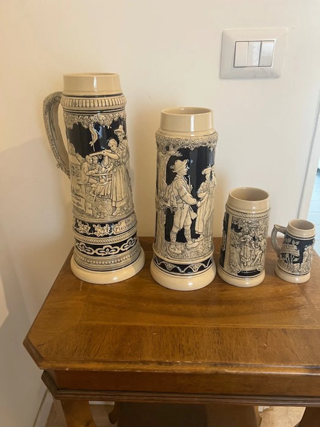 Beer mug (4) - Set of 4 collectible German beer mugs. - Ceramic
