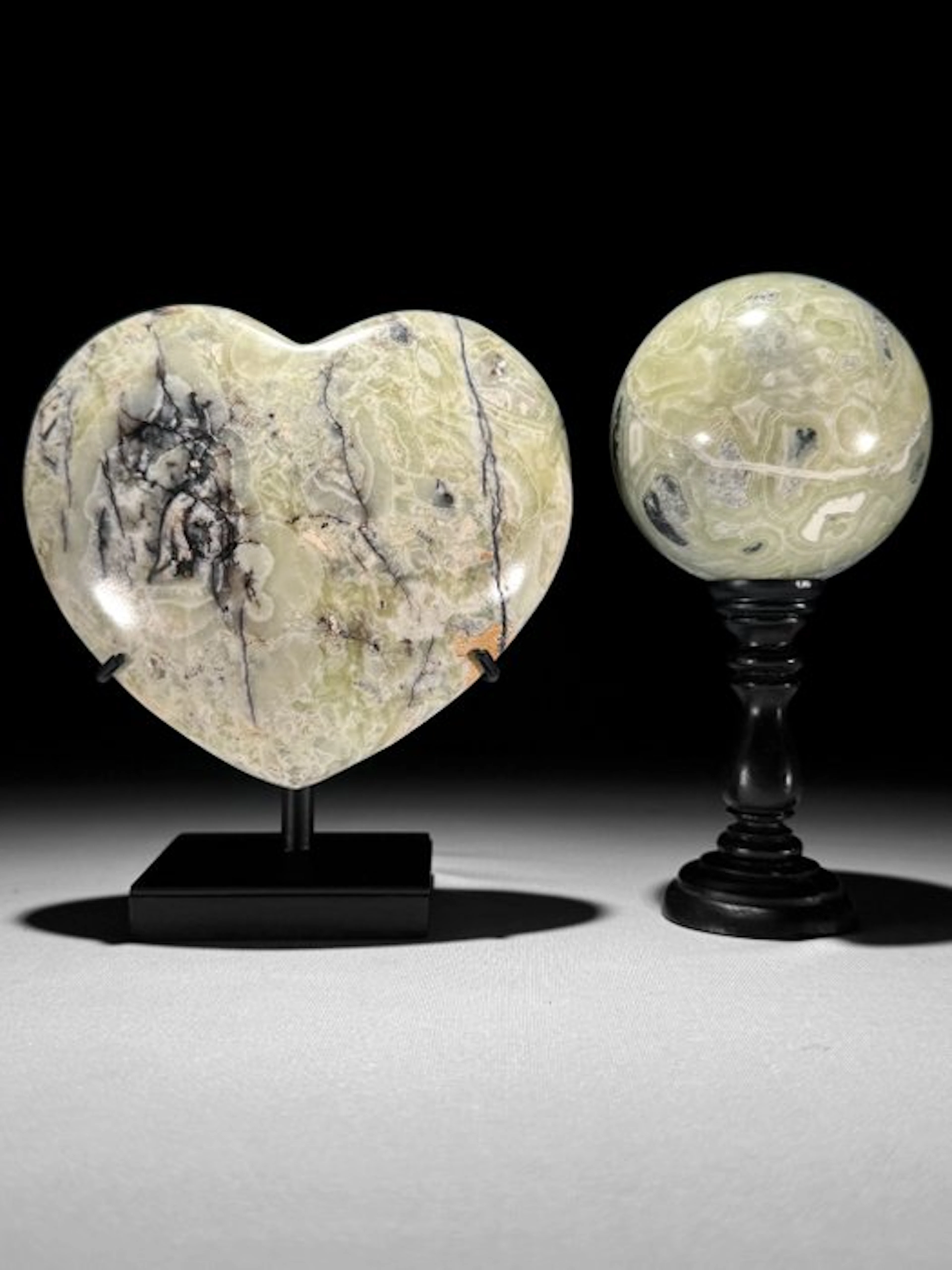 NO RESERVE PRICE - Beautiful Pair of Onyx Heart-Shaped...