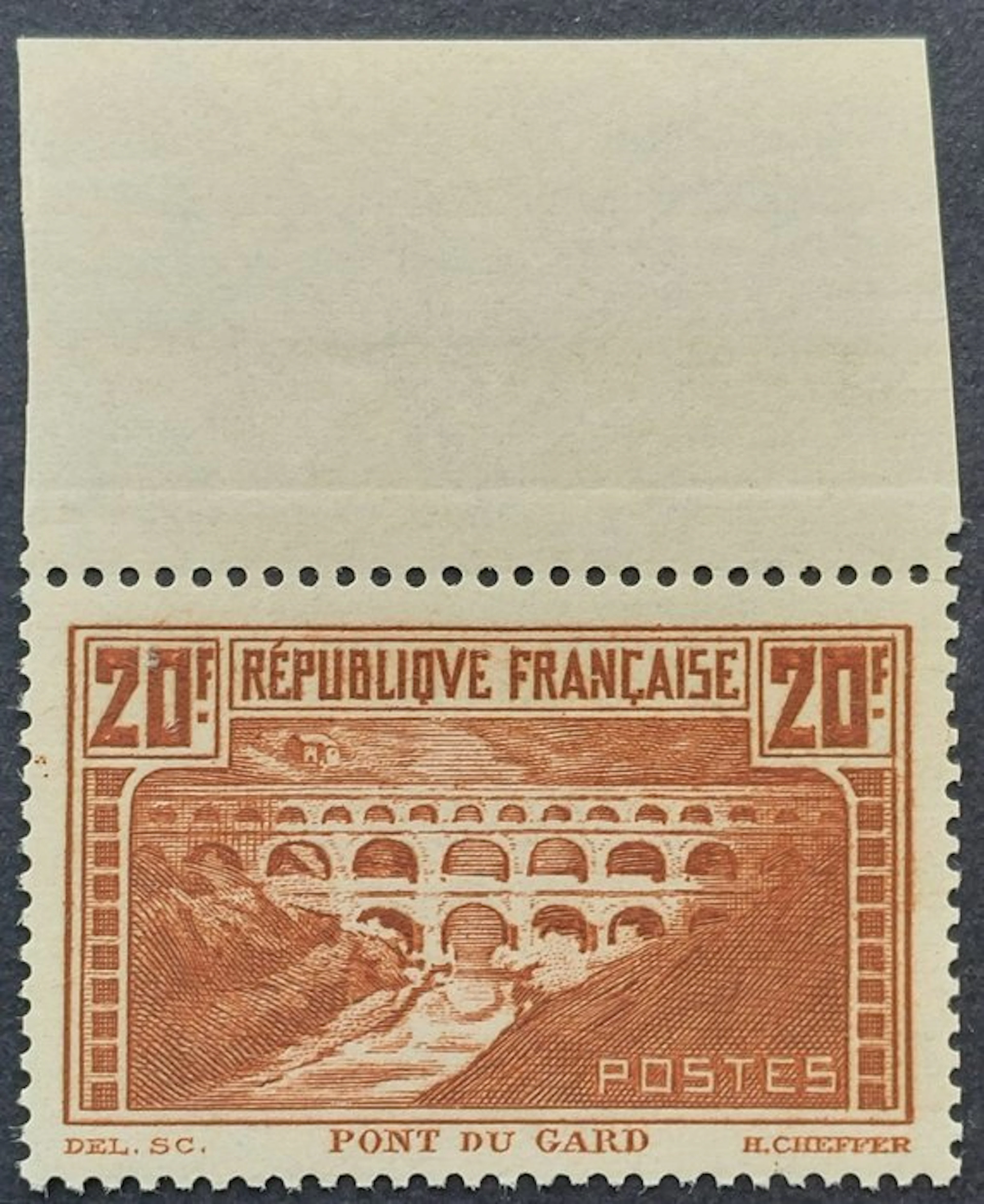 France 1929/31 - Pont du Gard, Type IIB, dark cauldron luxury** - Yvert 262a