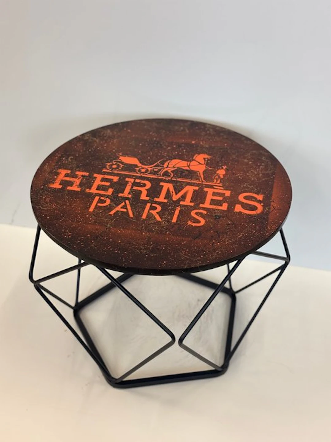 Rob VanMore - Tea-time by Hermes - ø50cm