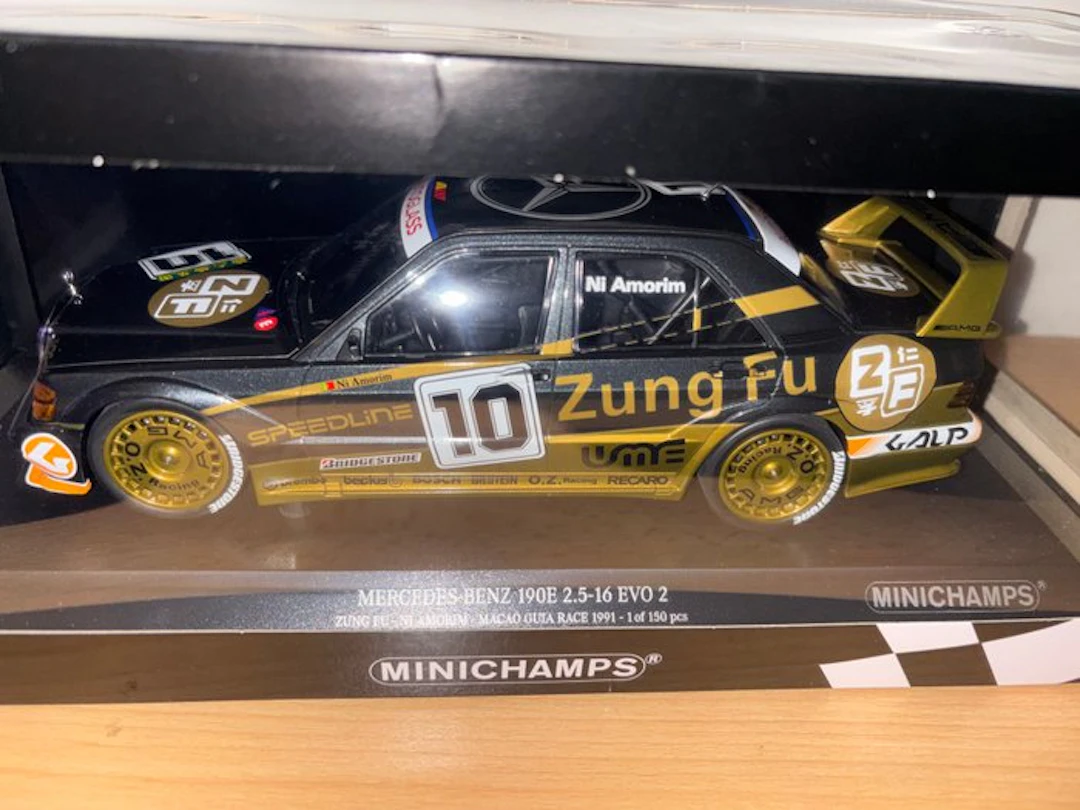 MiniChamps 1:18 - Model sports car - Mercedes-Benz 190E...