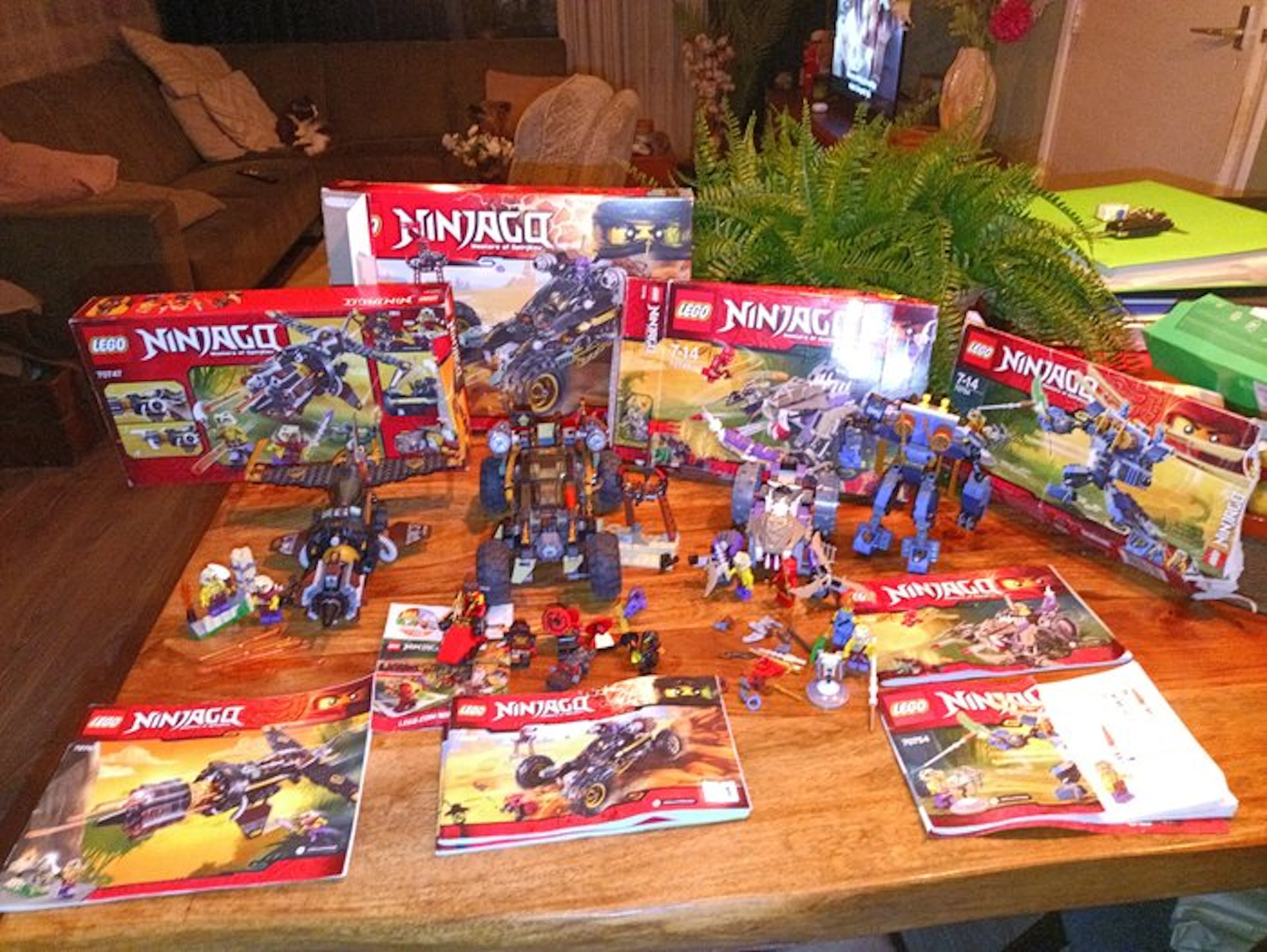 LEGO Set - Ninjago - Ninjago set cars robot