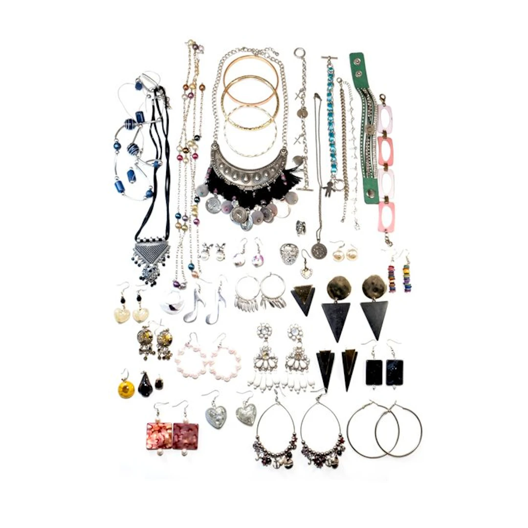 Themed collection - 55X Costume Jewelry. Necklaces, bracelets, earrings, rings